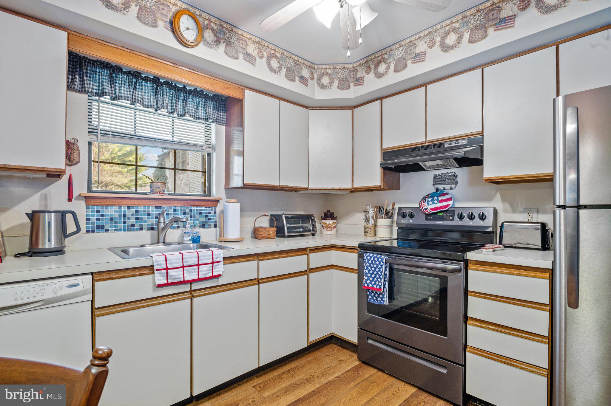 HAMPTON GREENS - Residential