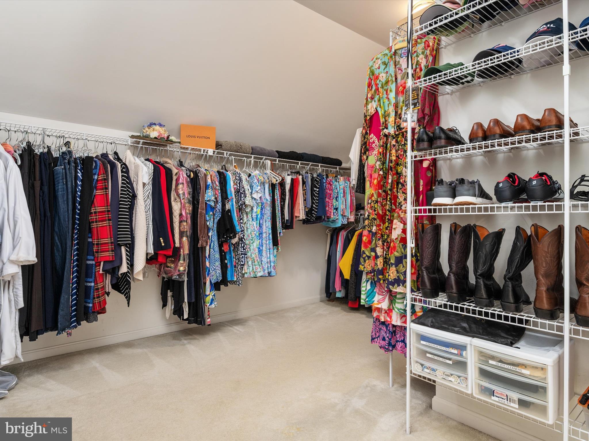 SOUTH RIVER COLONY - Residential