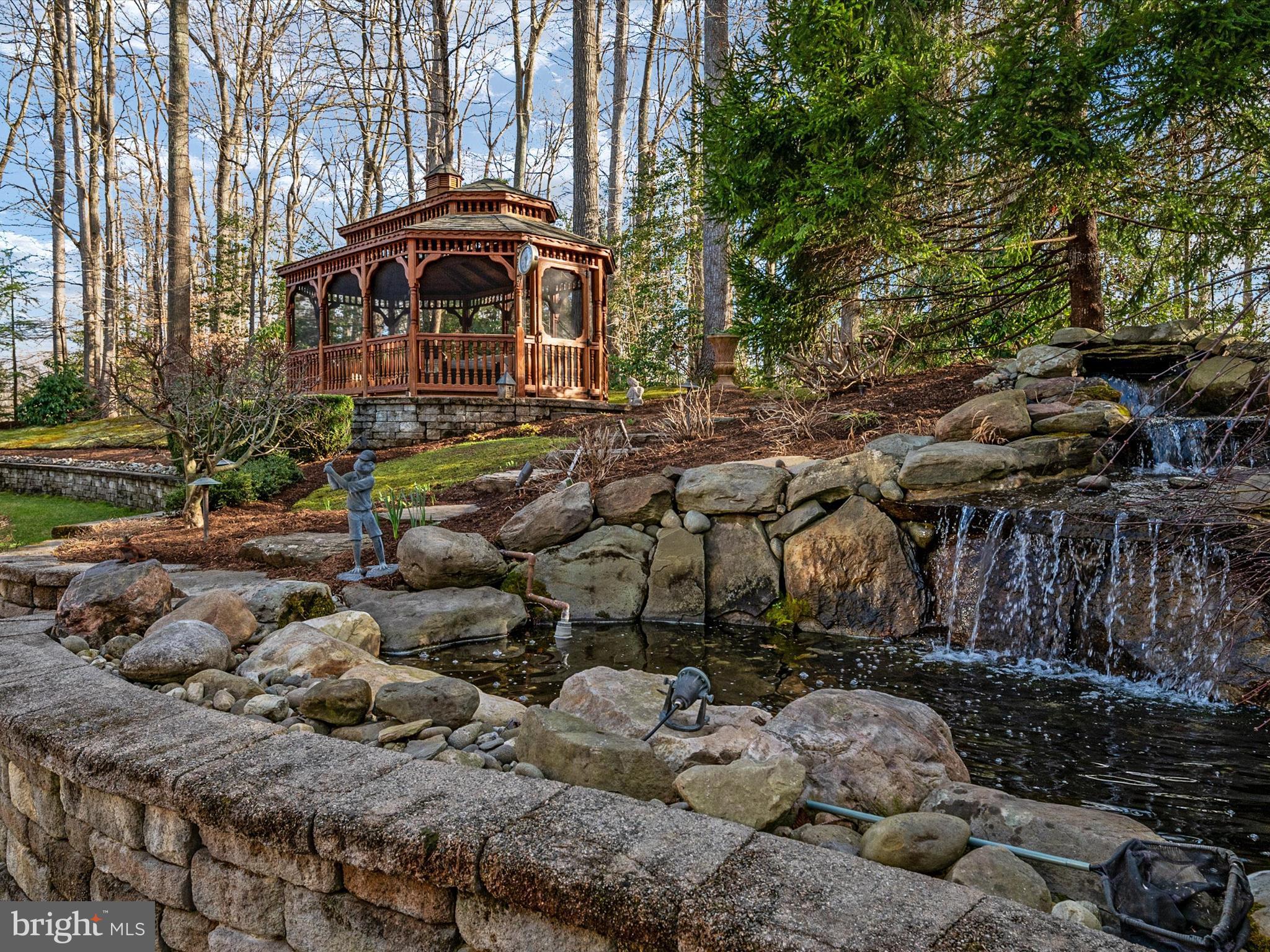 SOUTH RIVER COLONY - Residential