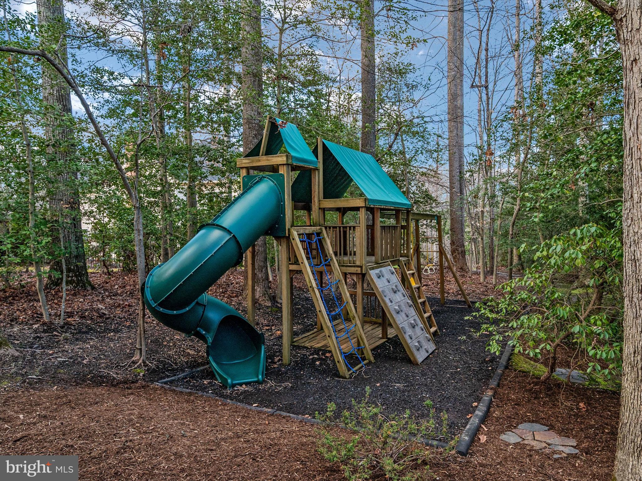 SOUTH RIVER COLONY - Residential