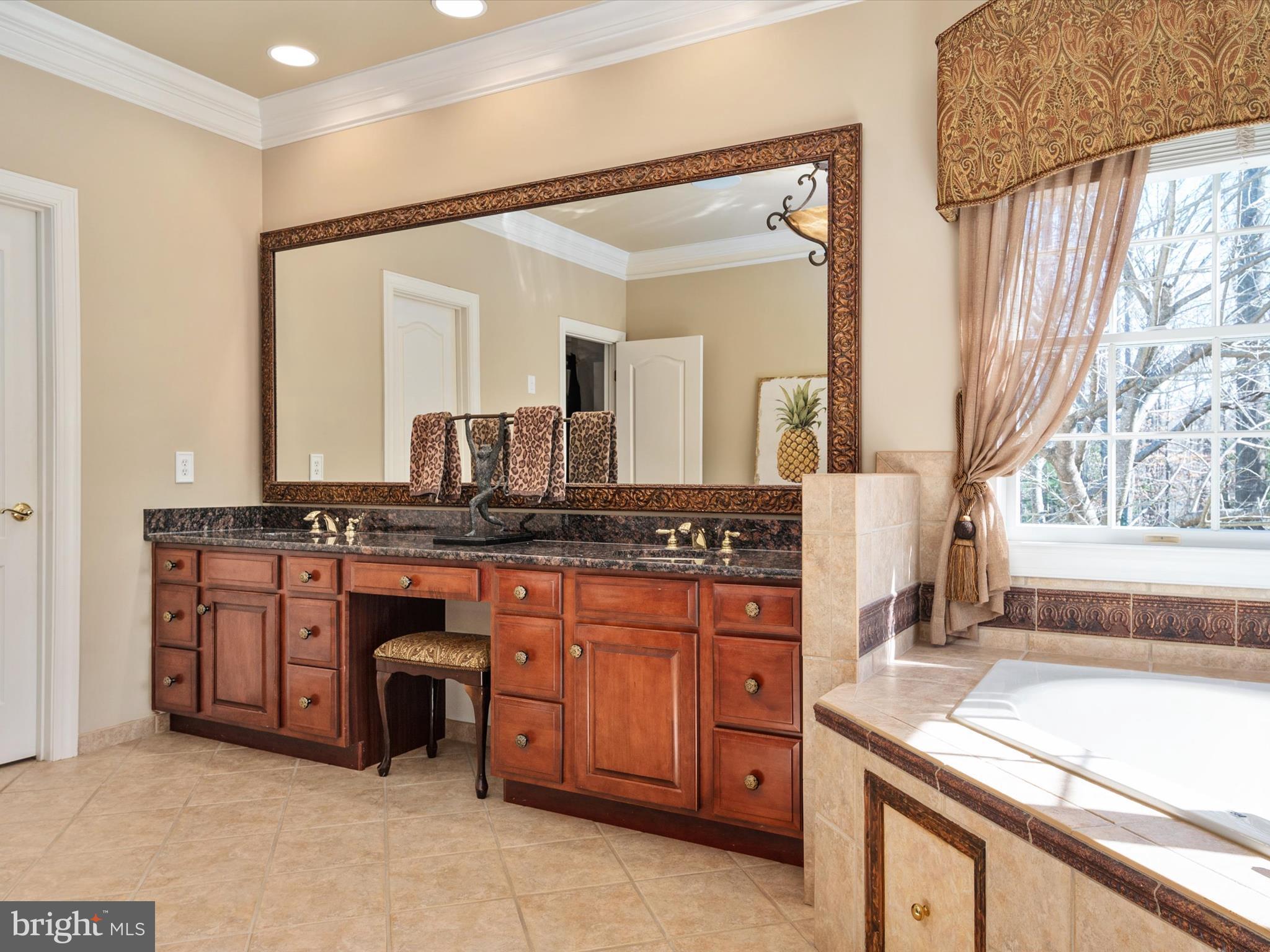 SOUTH RIVER COLONY - Residential