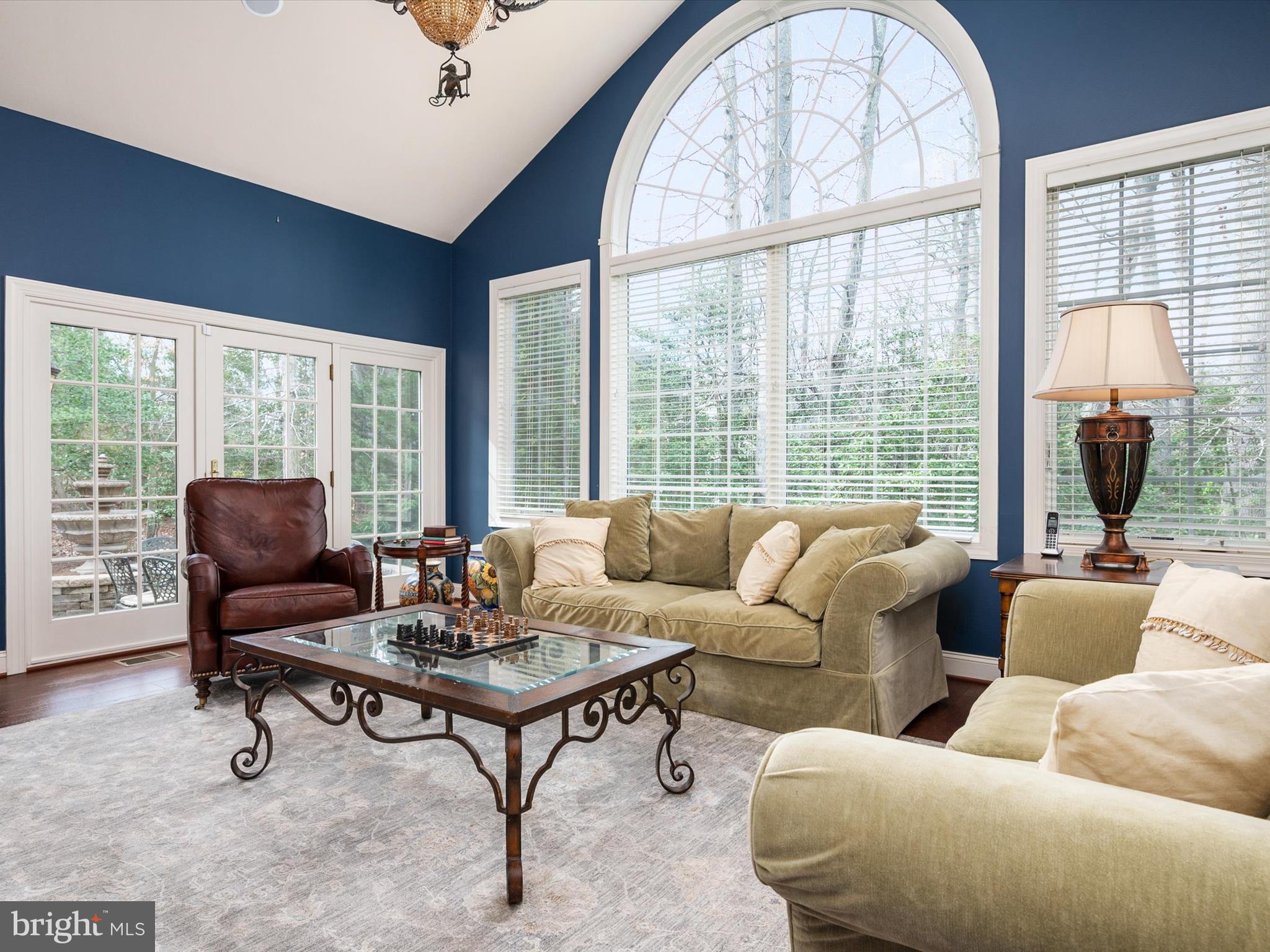 SOUTH RIVER COLONY - Residential