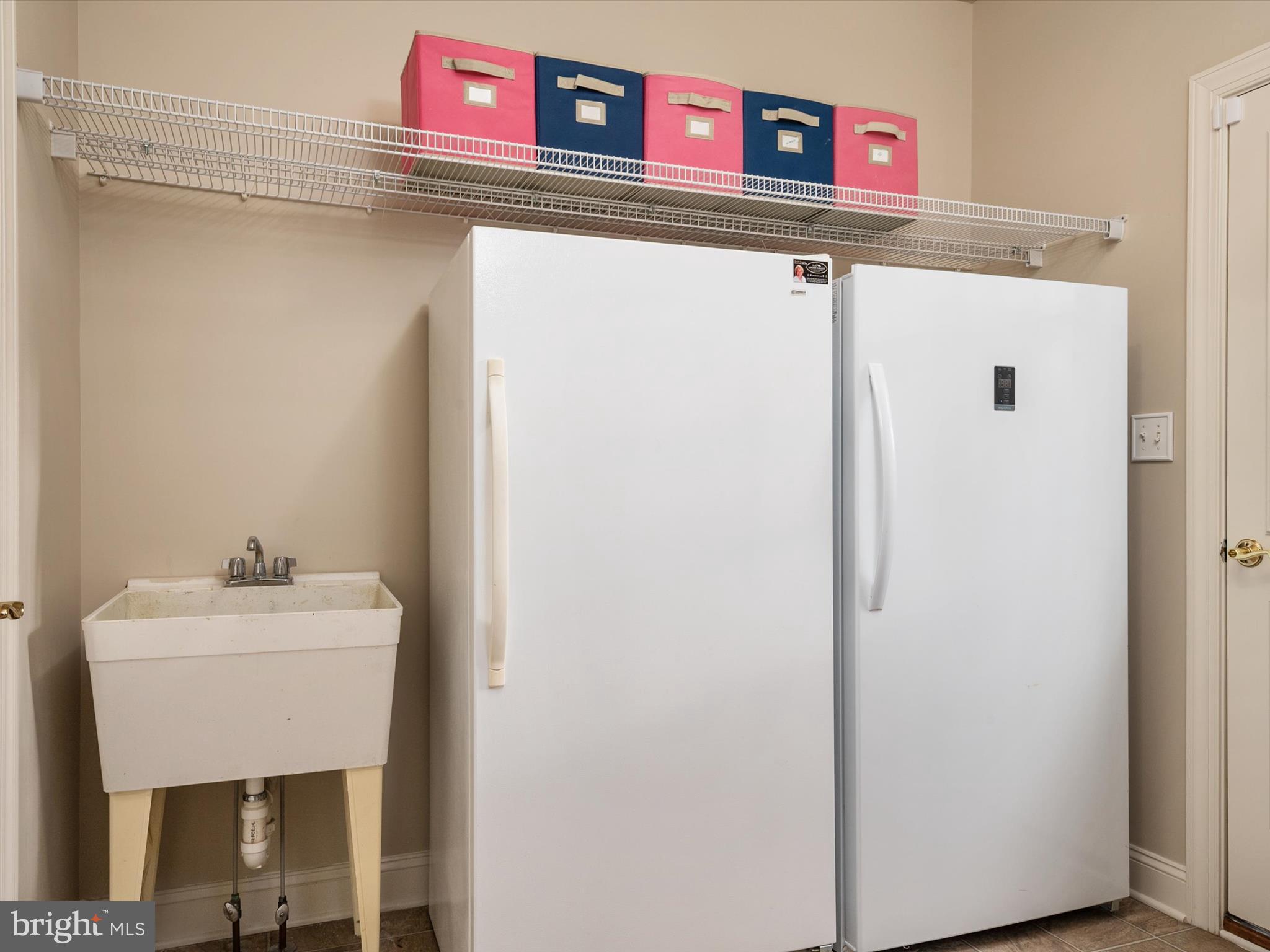 SOUTH RIVER COLONY - Residential