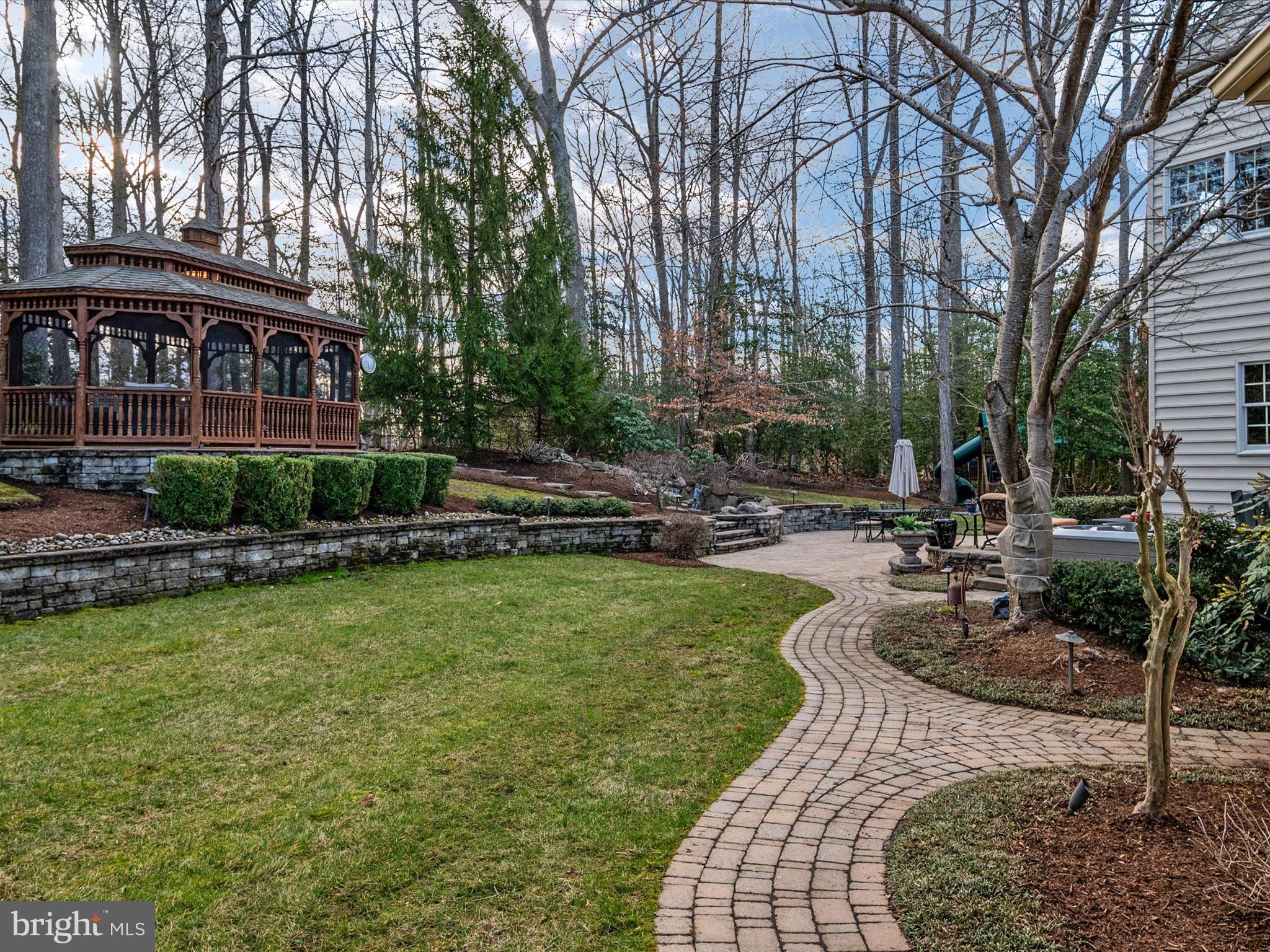 SOUTH RIVER COLONY - Residential