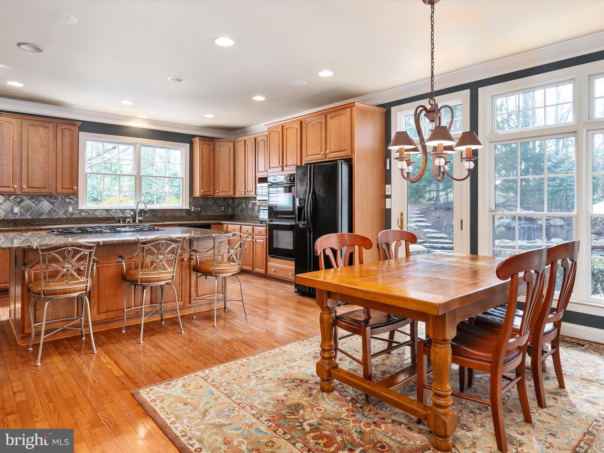 SOUTH RIVER COLONY - Residential