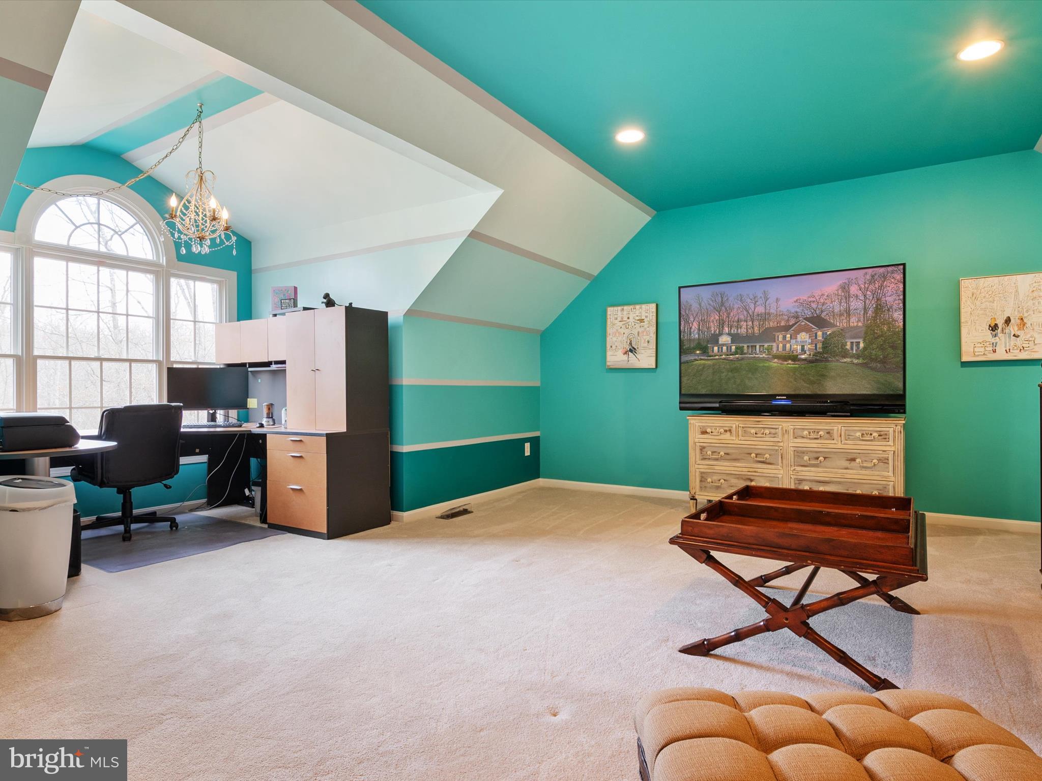 SOUTH RIVER COLONY - Residential