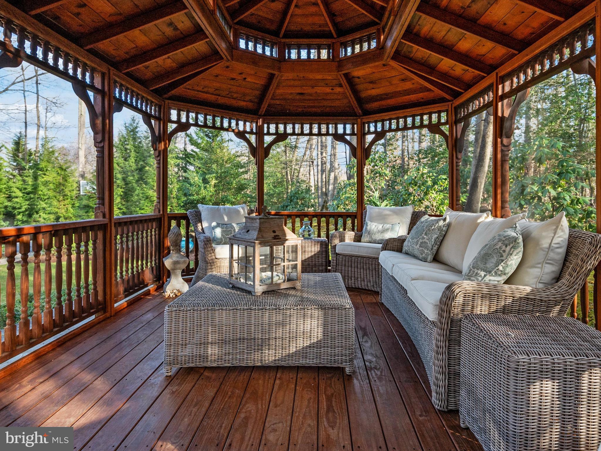 SOUTH RIVER COLONY - Residential