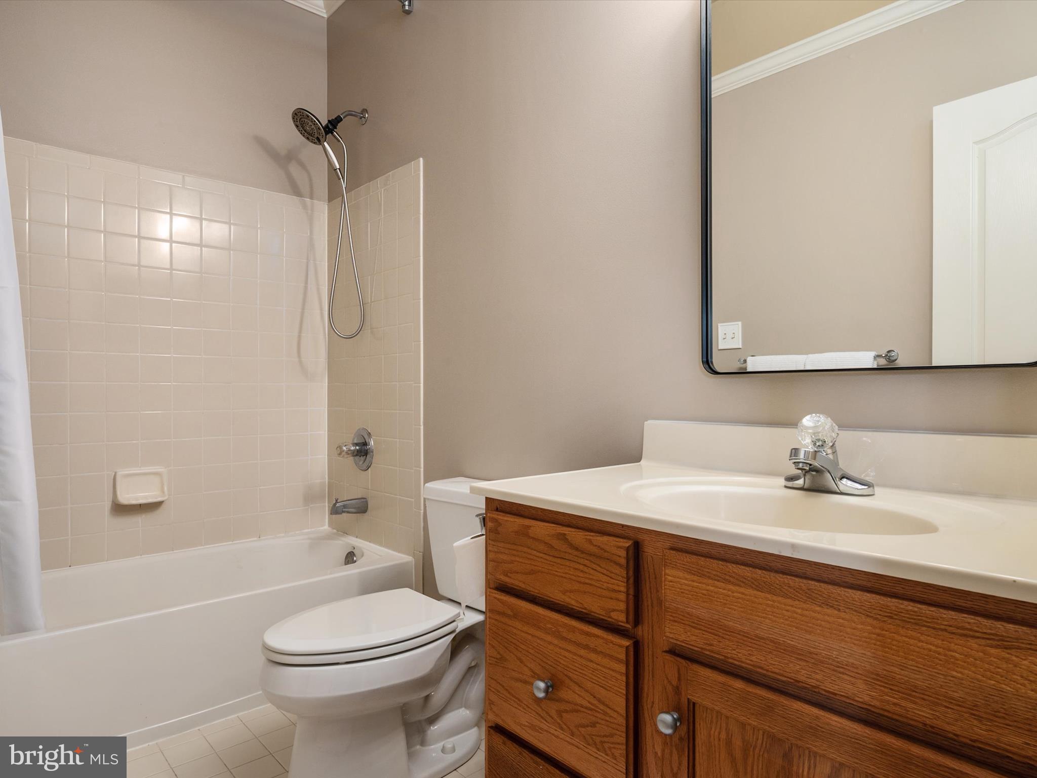 SOUTH RIVER COLONY - Residential