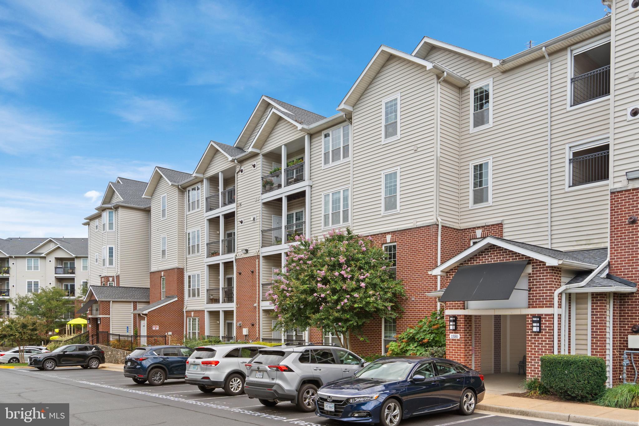 GATES OF MCLEAN - Residential