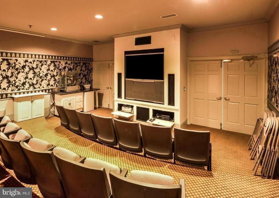 GATES OF MCLEAN - Residential