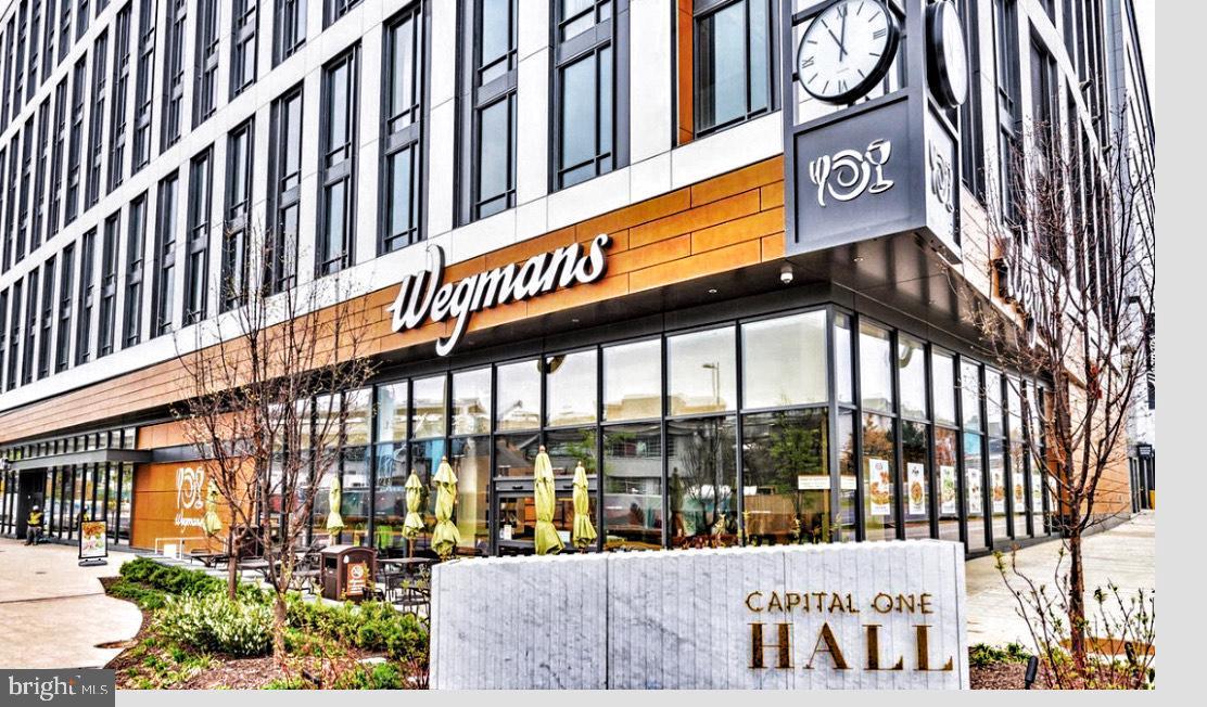 GATES OF MCLEAN - Residential