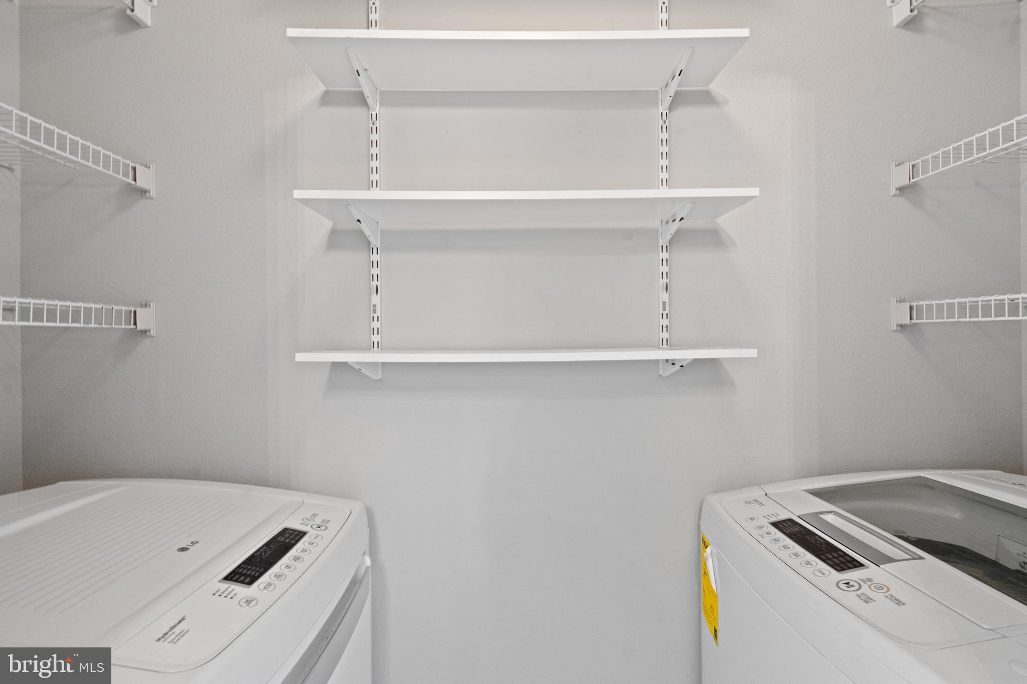 GATES OF MCLEAN - Residential