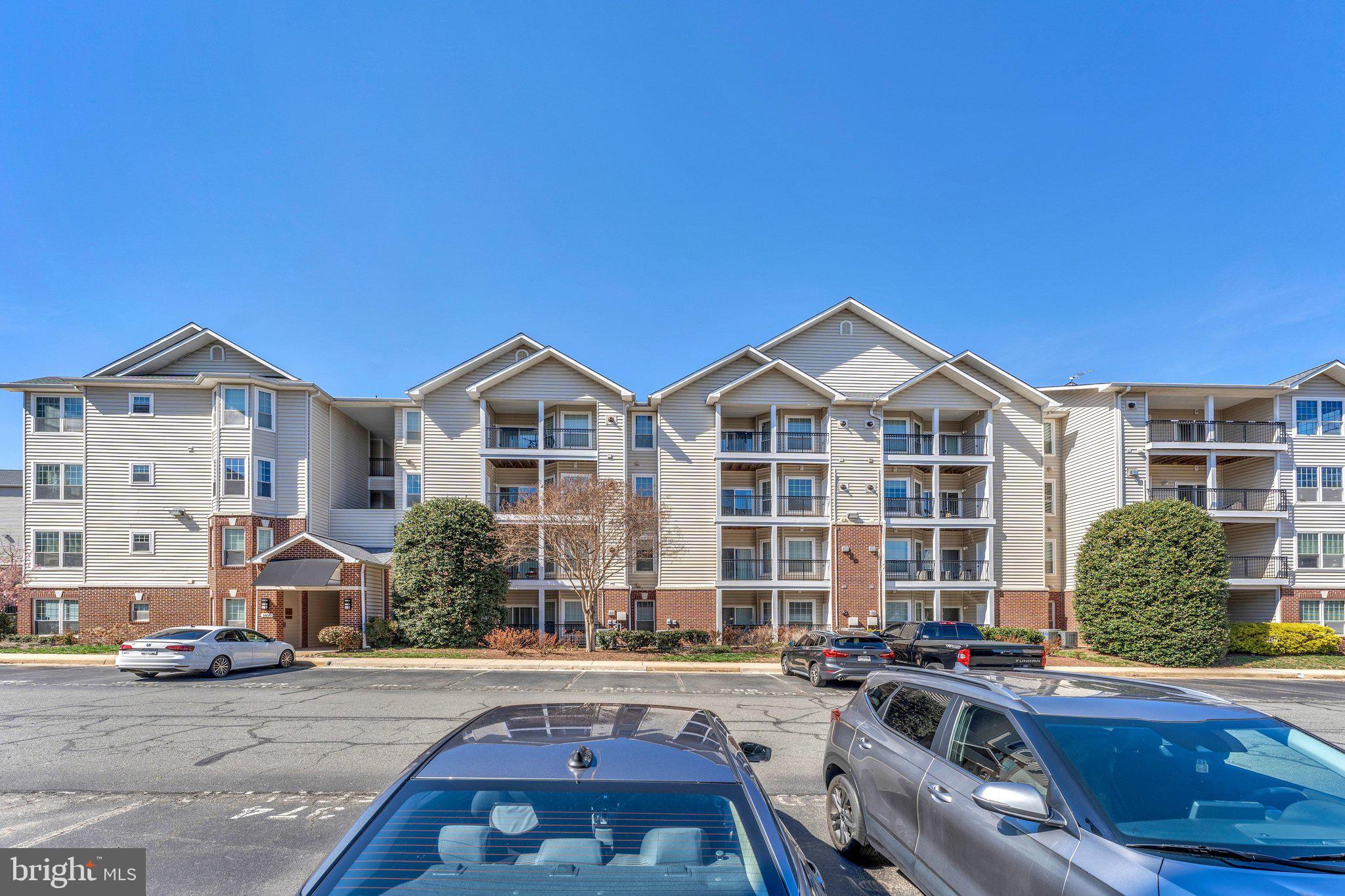 1600 SPRING GATE DRIVE 2412