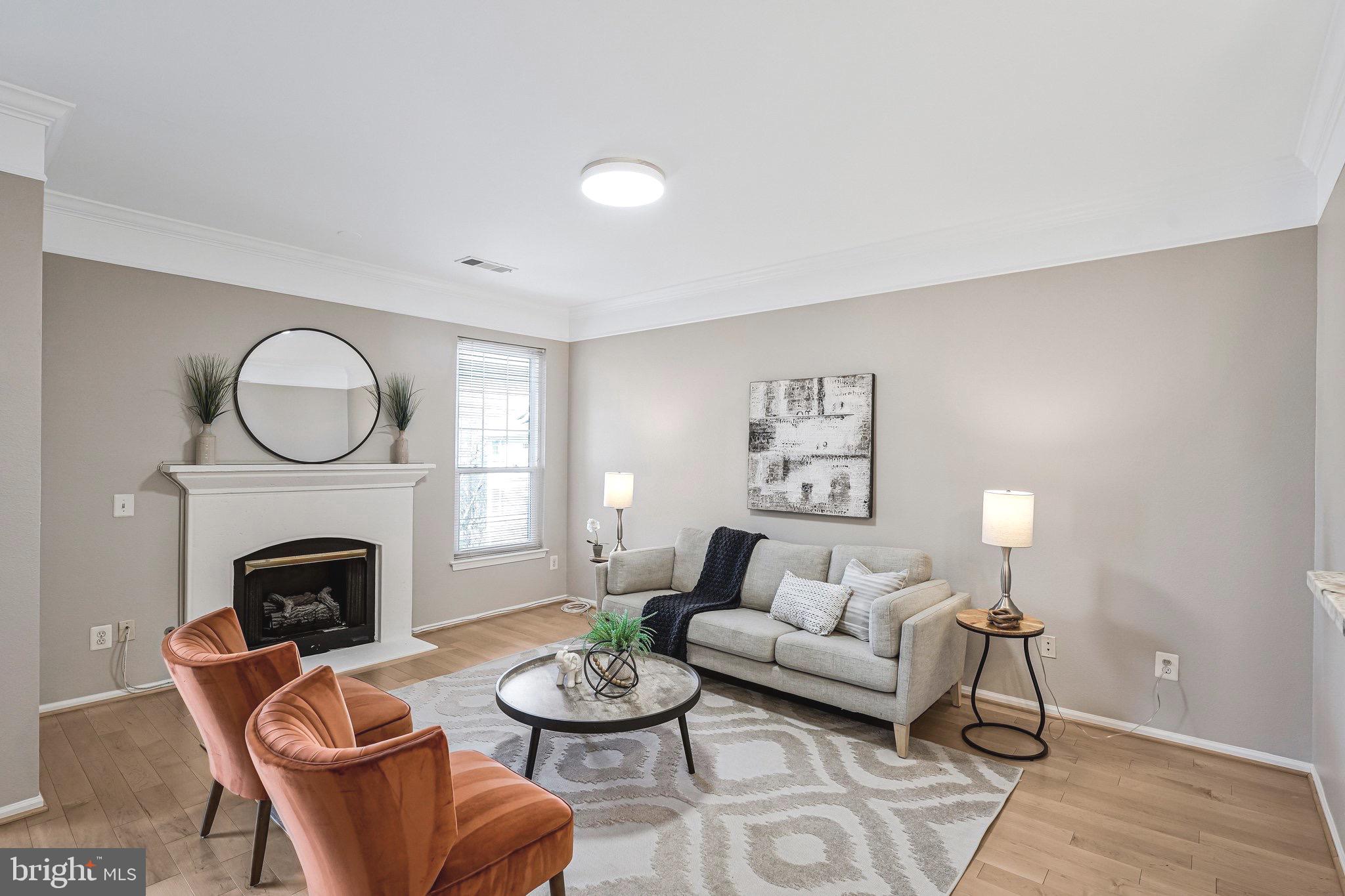 1600 SPRING GATE DRIVE 2412