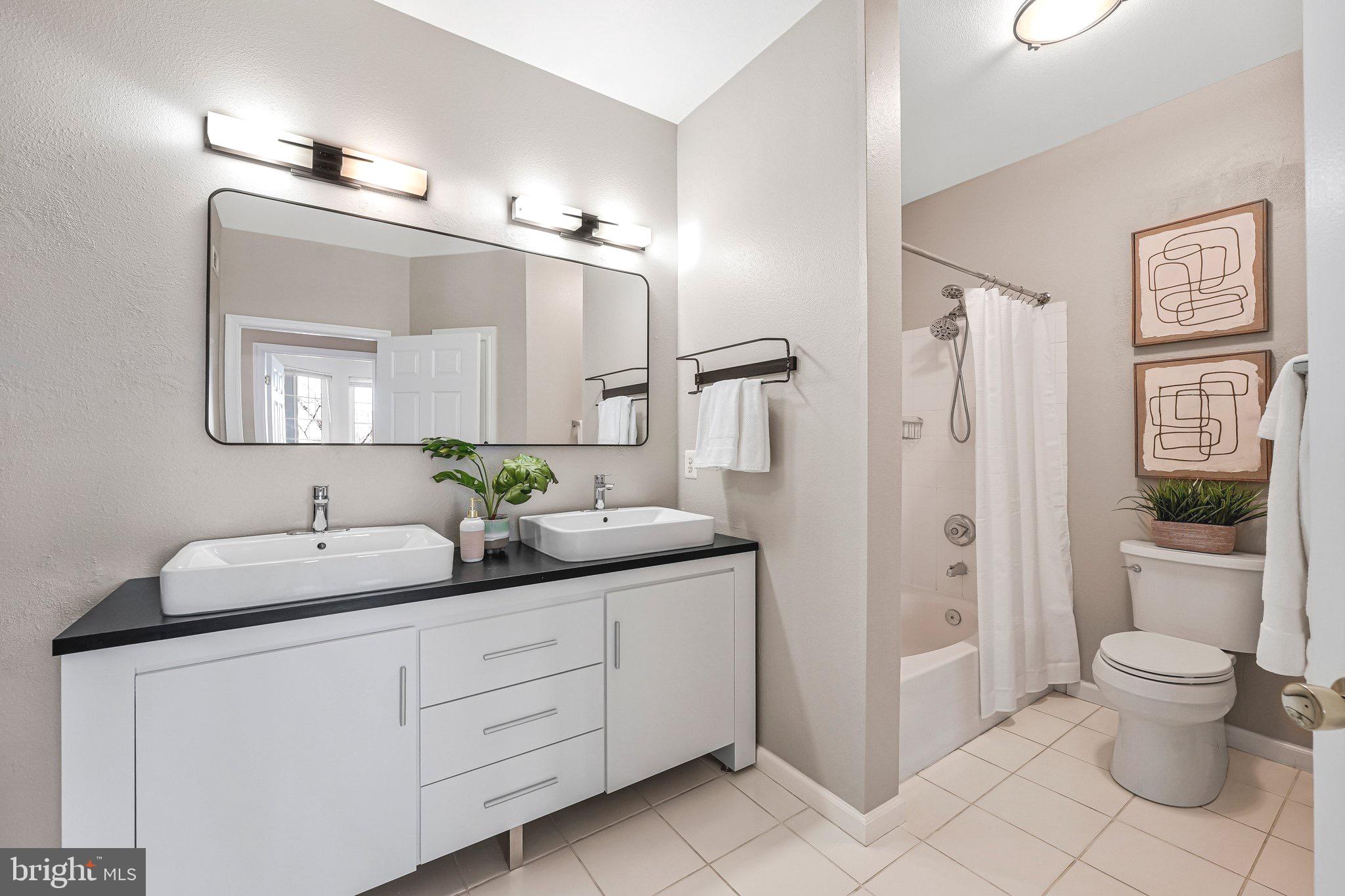 GATES OF MCLEAN - Residential