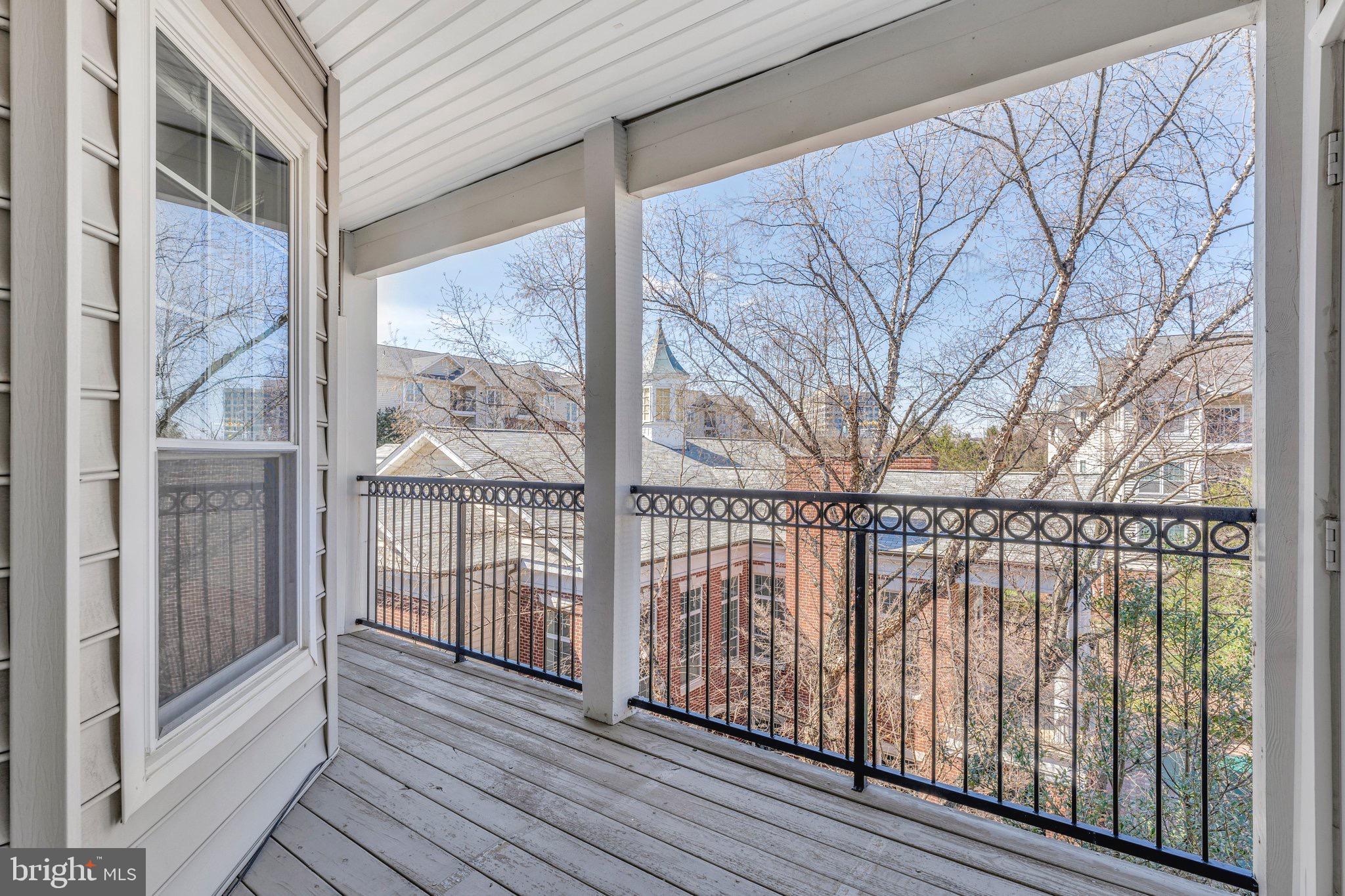 GATES OF MCLEAN - Residential