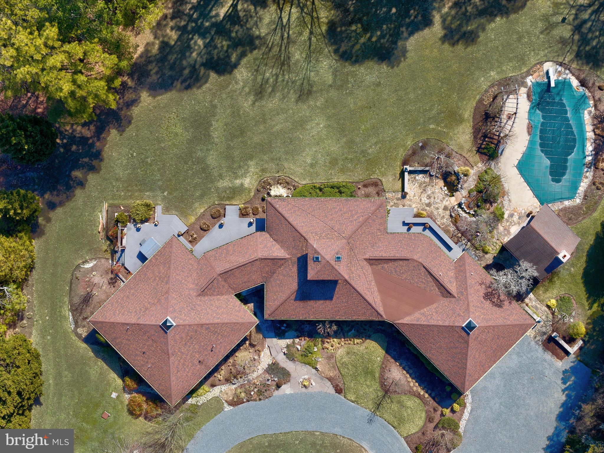 6906 TRAVELERS REST CIRCLE