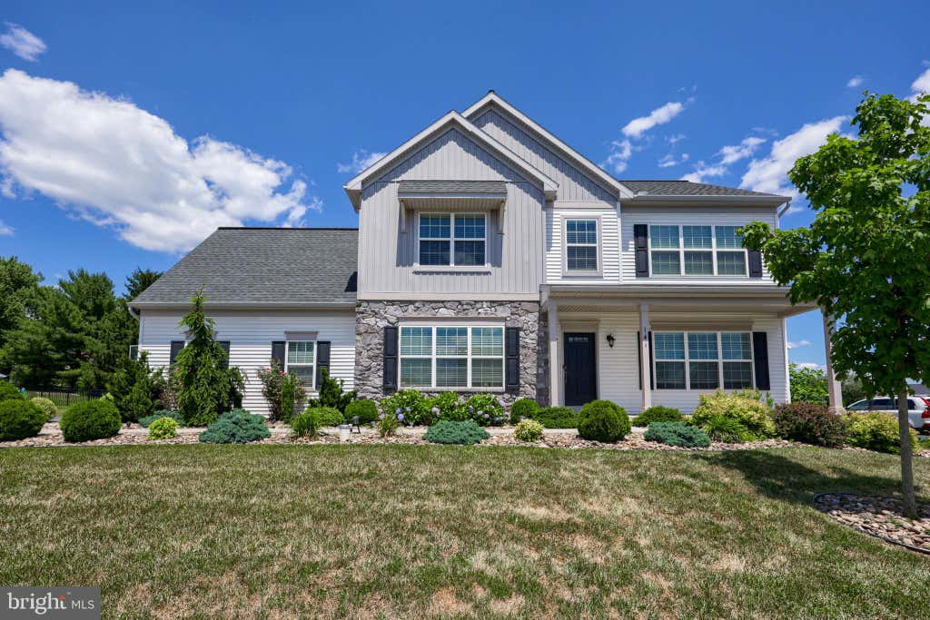Photo of 141 E Valley Road, DENVER, PA 17517 (MLS # PALA2090164)