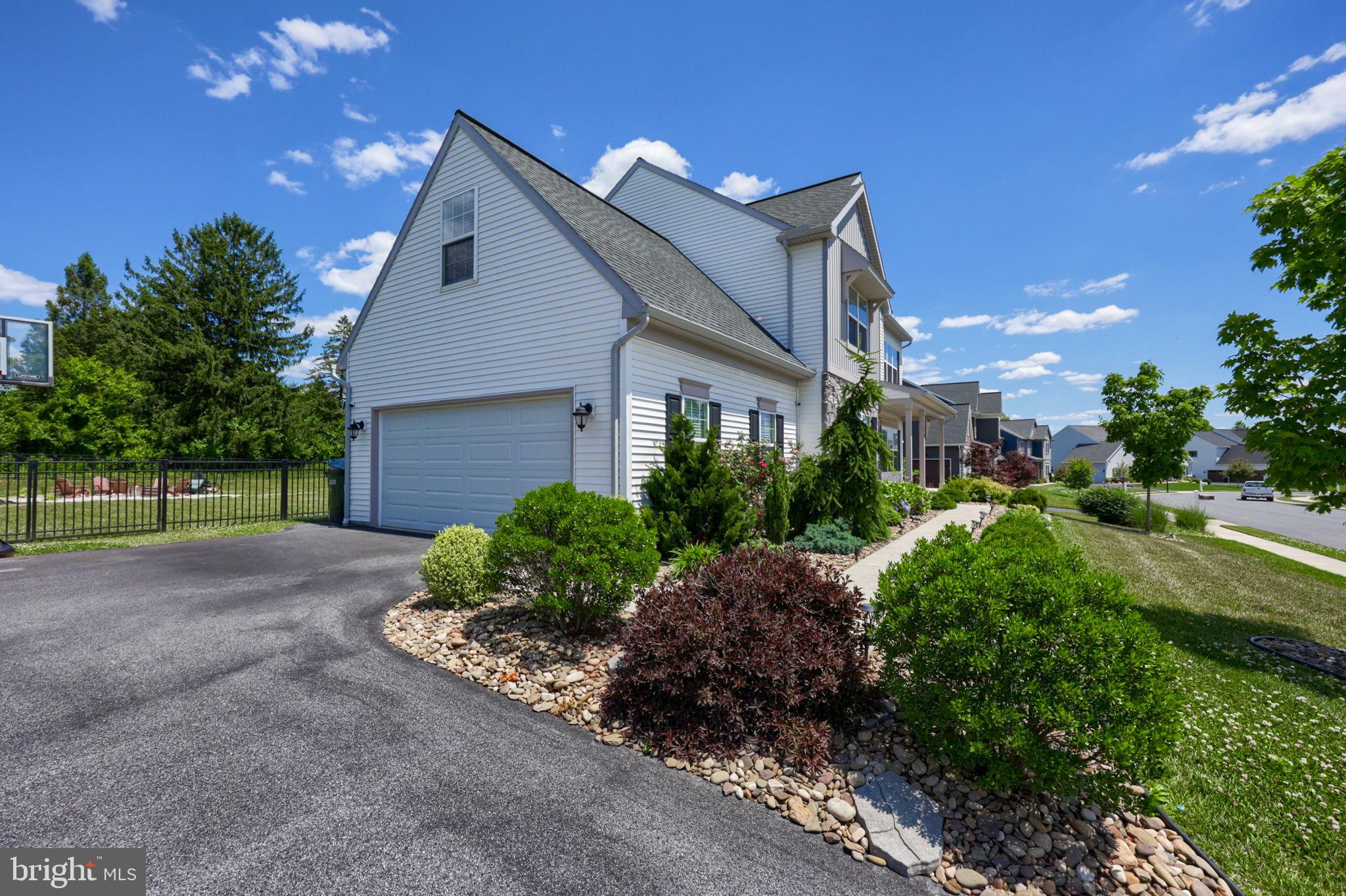 141 E VALLEY ROAD