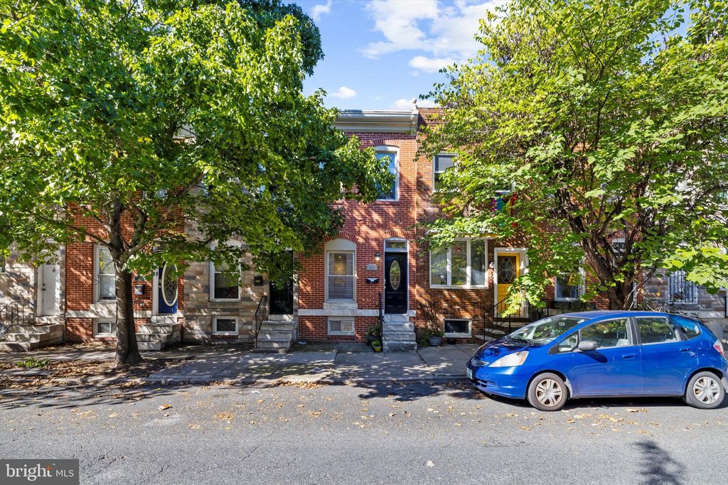 Photo of 122 Ellwood Avenue, BALTIMORE, MD 21224 (MLS # MDBA2186888)