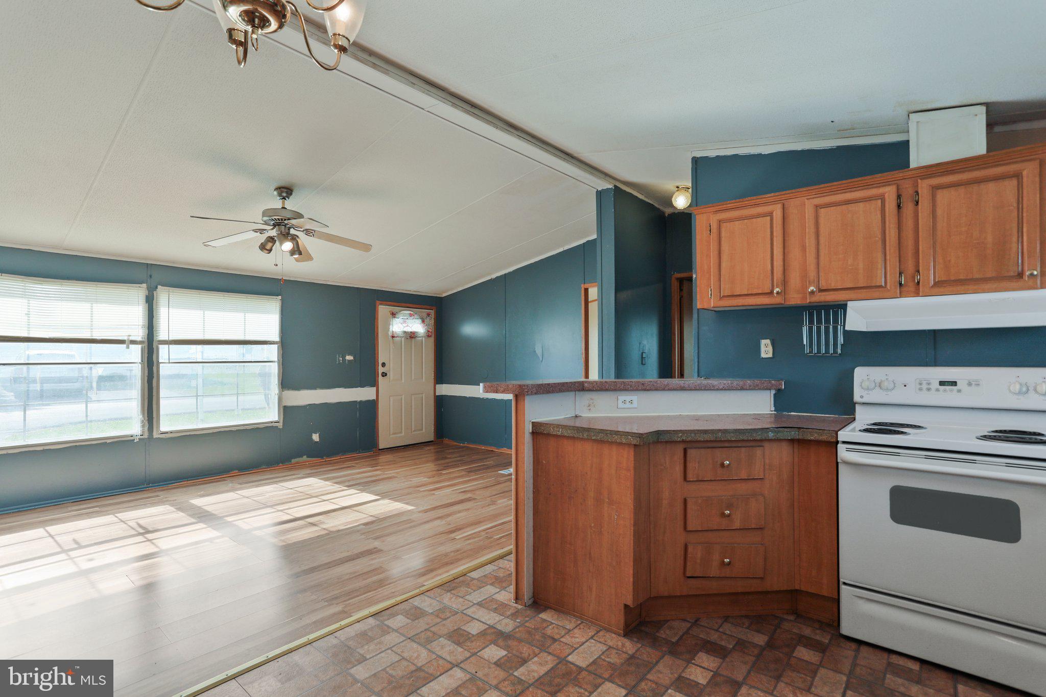 ROYAL CREST ESTATES - Residential