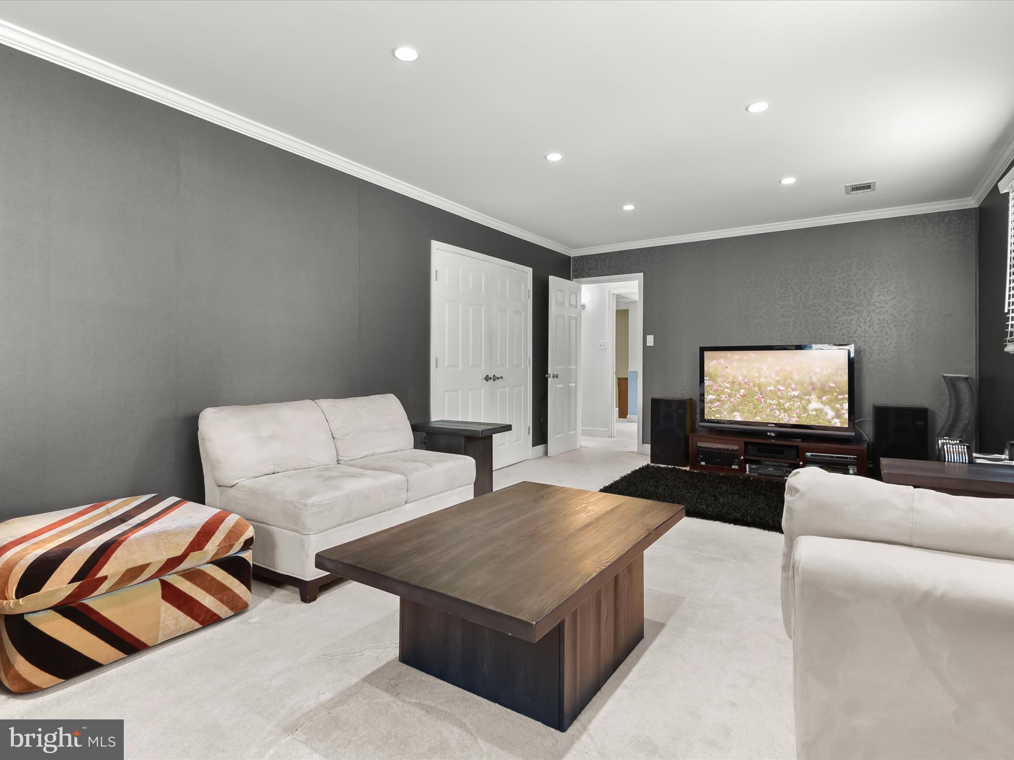 WEST LAUREL ACRES - Residential