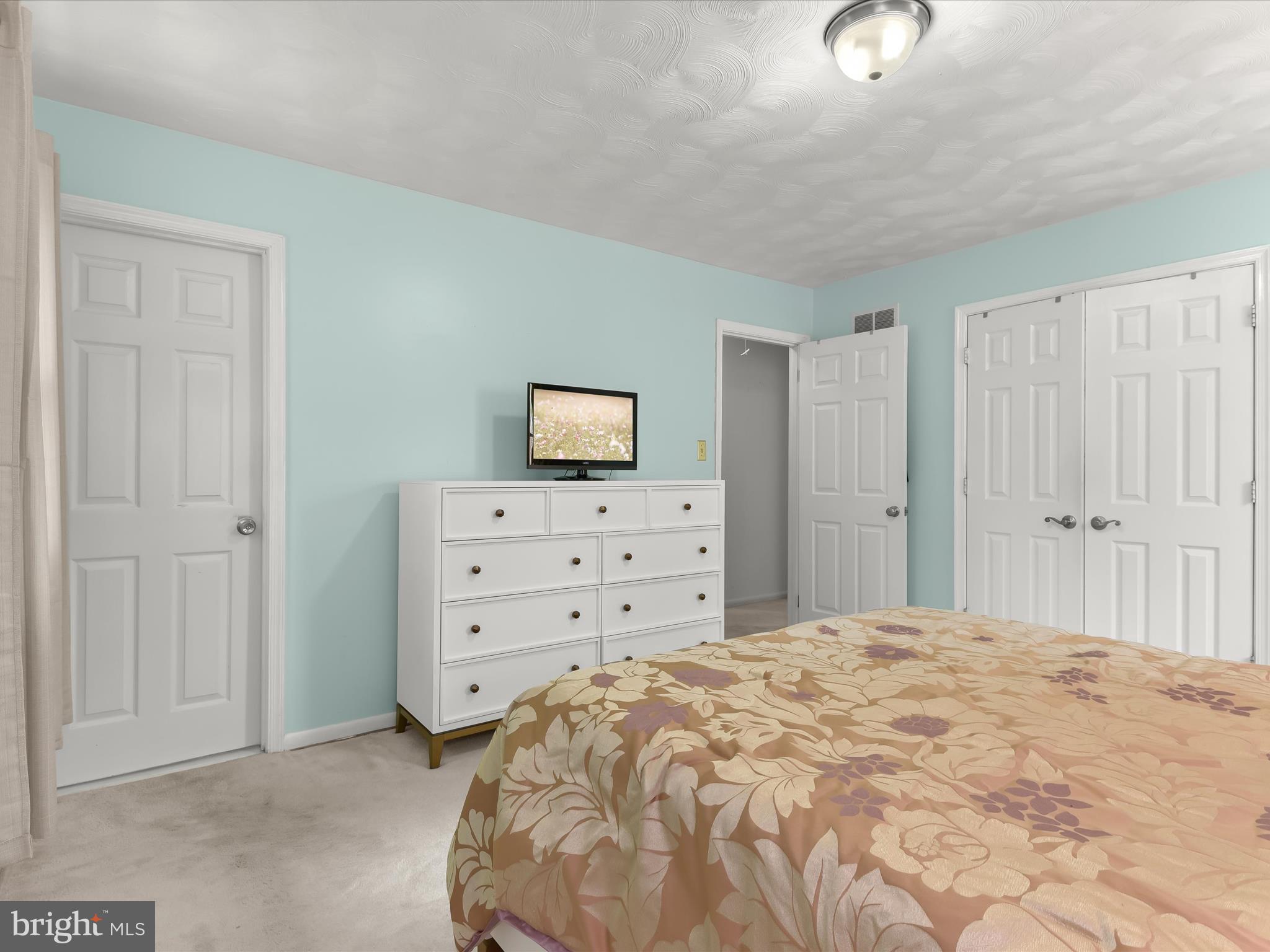 WEST LAUREL ACRES - Residential