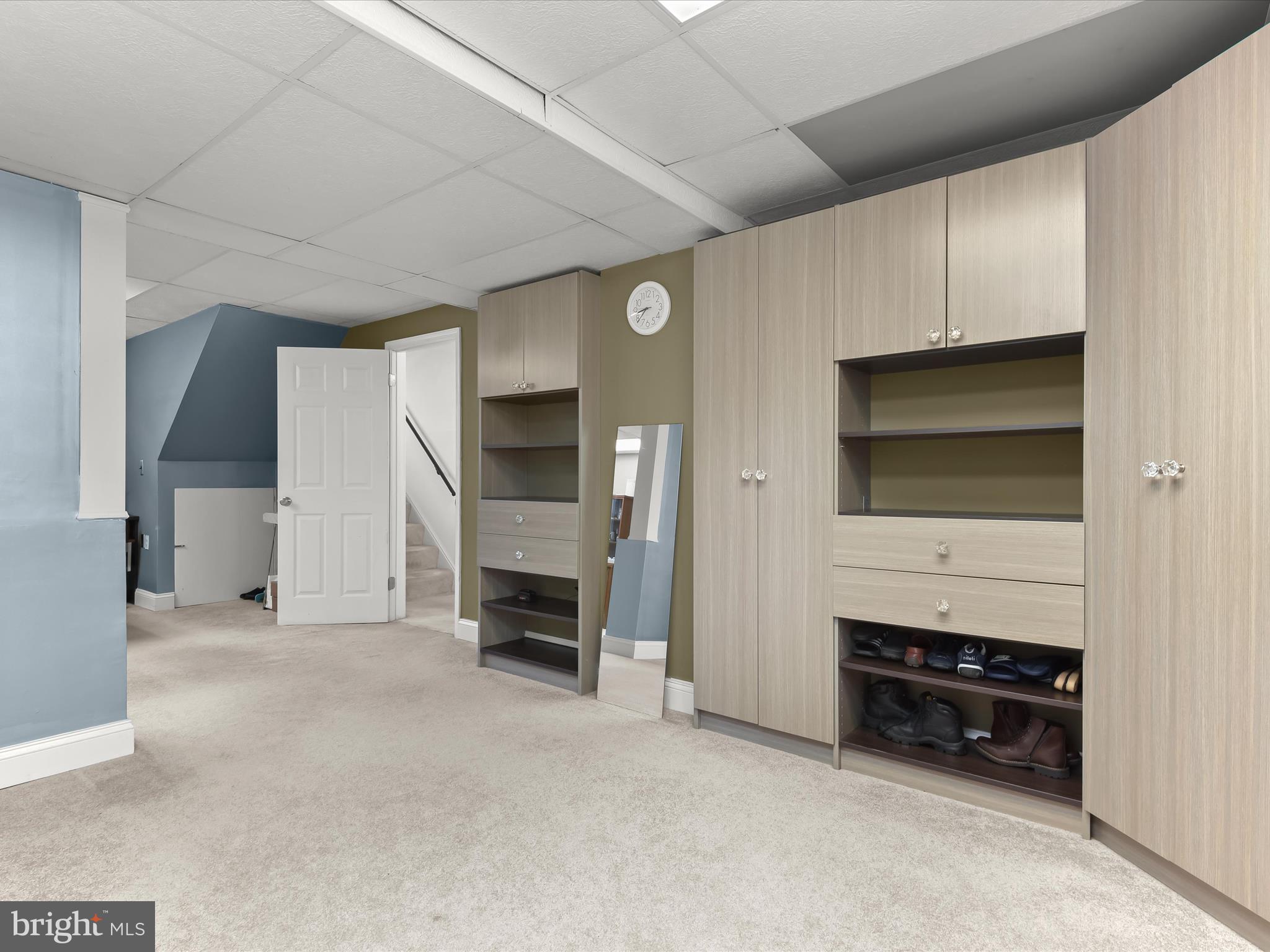 WEST LAUREL ACRES - Residential