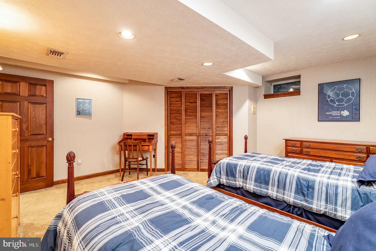 WOODLAND ESTATES - Residential