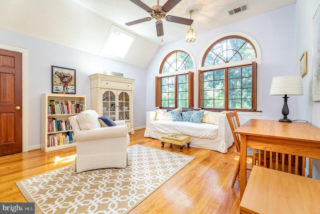 WOODLAND ESTATES - Residential