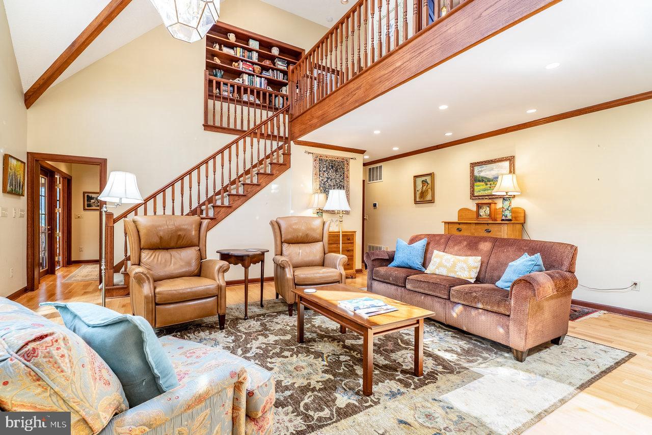 WOODLAND ESTATES - Residential