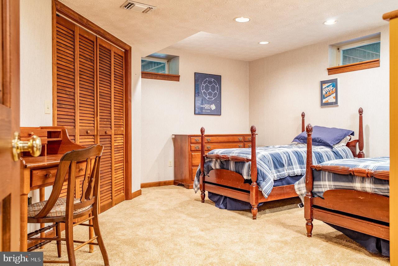 WOODLAND ESTATES - Residential