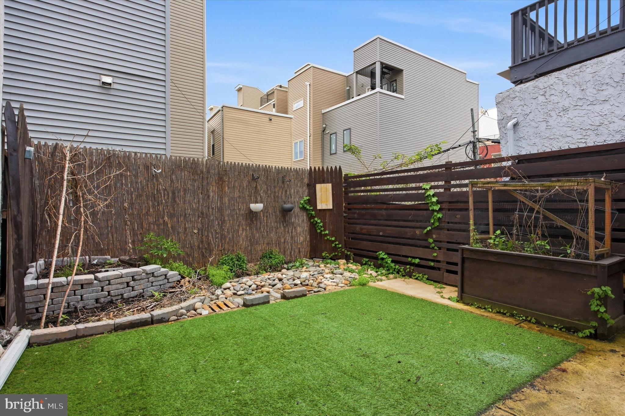 PHILADELPHIA - Residential