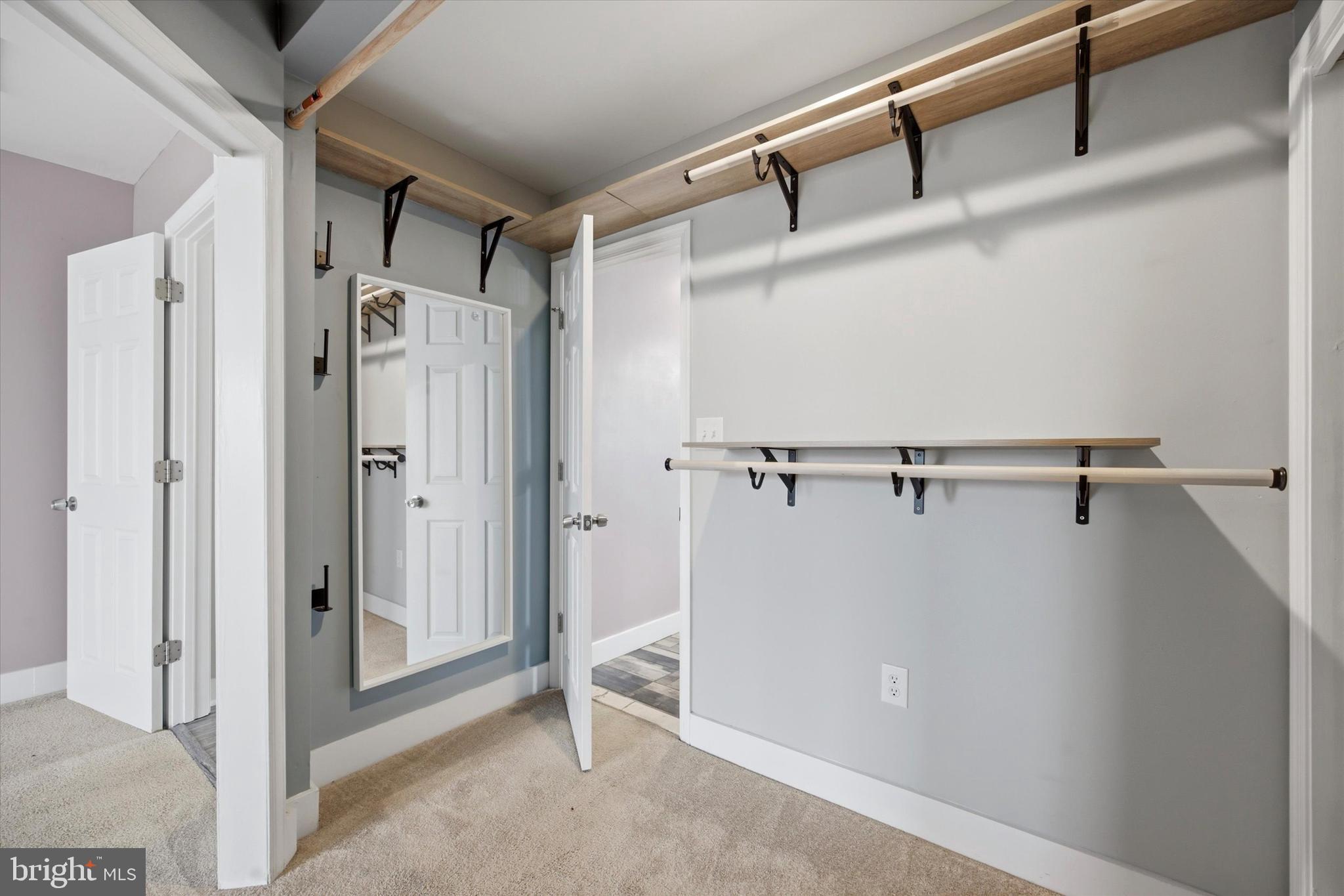 PHILADELPHIA - Residential