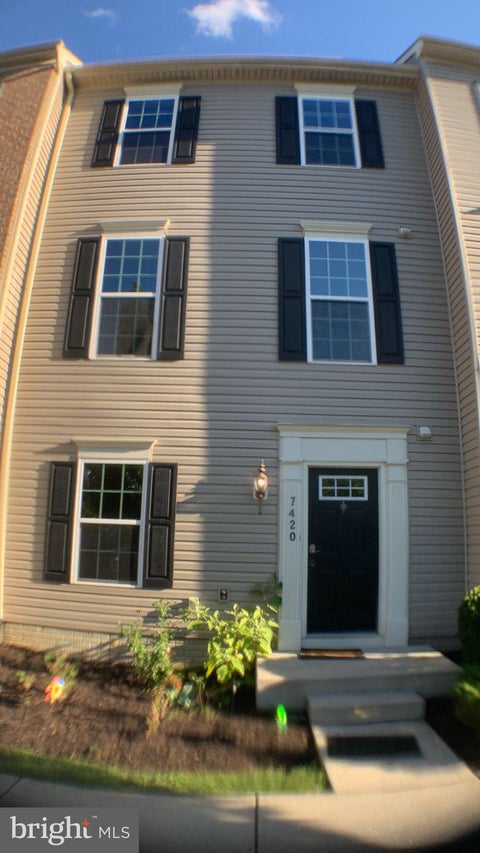 Townhouse For Rent - 7420 Singers Way<br/> Howard County, ELKRIDGE, MD 21075