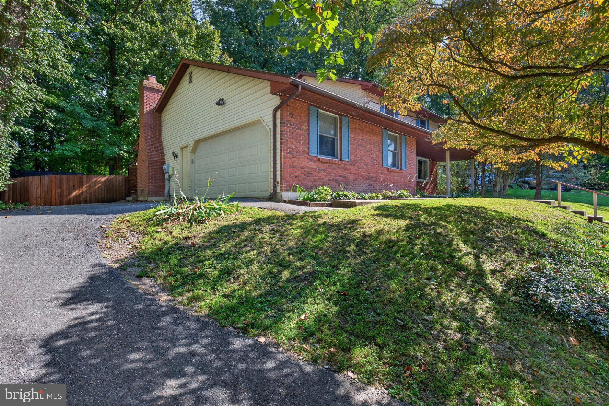 1436 WOODHAVEN DRIVE