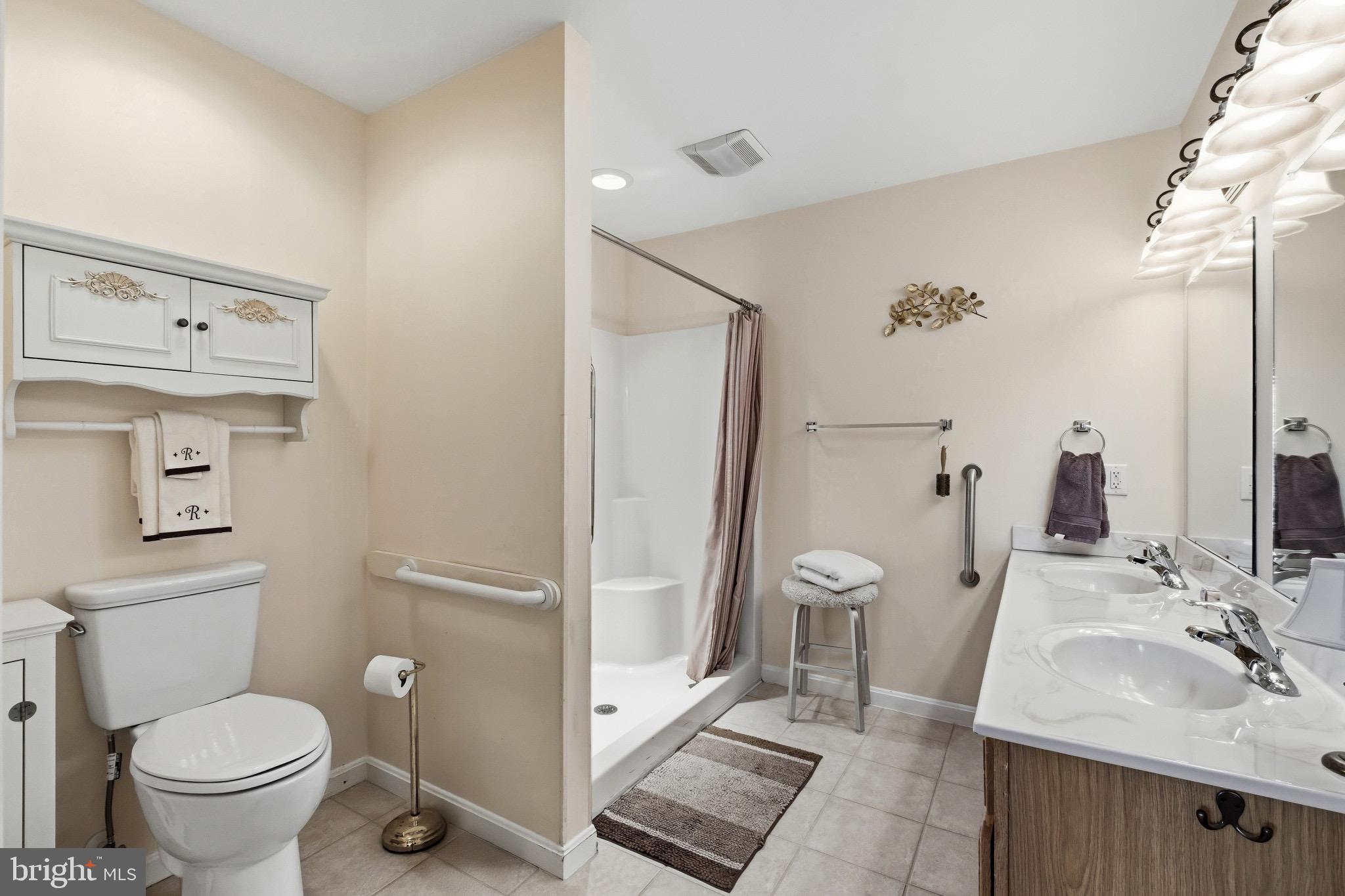 OAK CREST FARM - Residential