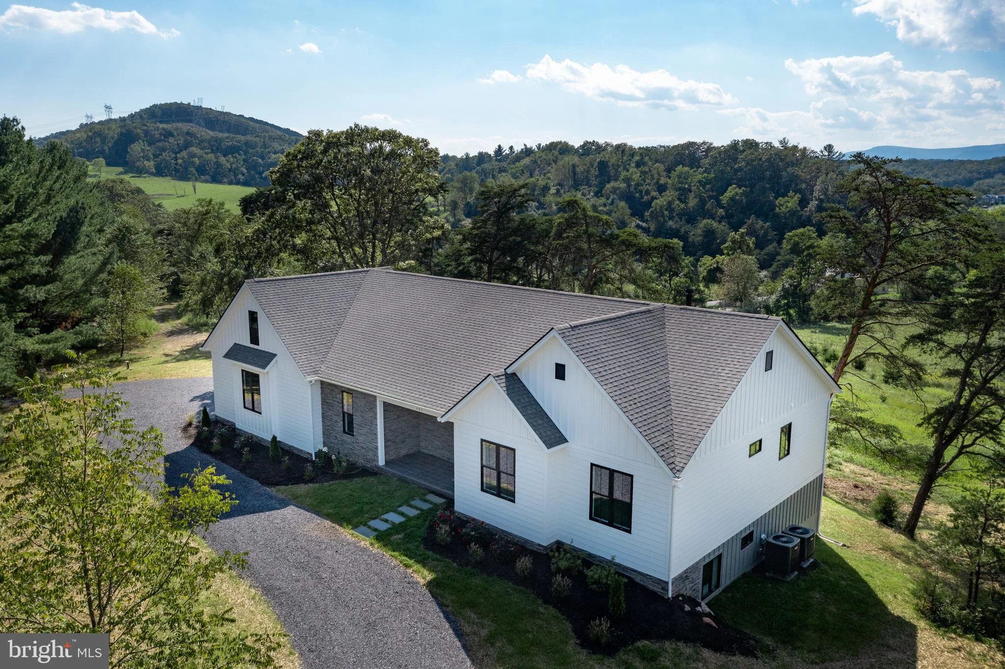 167 Conifer Ln, Winchester, VA 22602