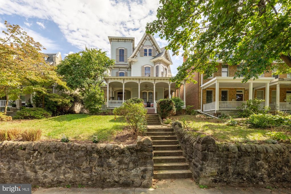 Photo of 3423 Oakwood Terrace NW, WASHINGTON, DC 20010 (MLS # DCDC2250390)