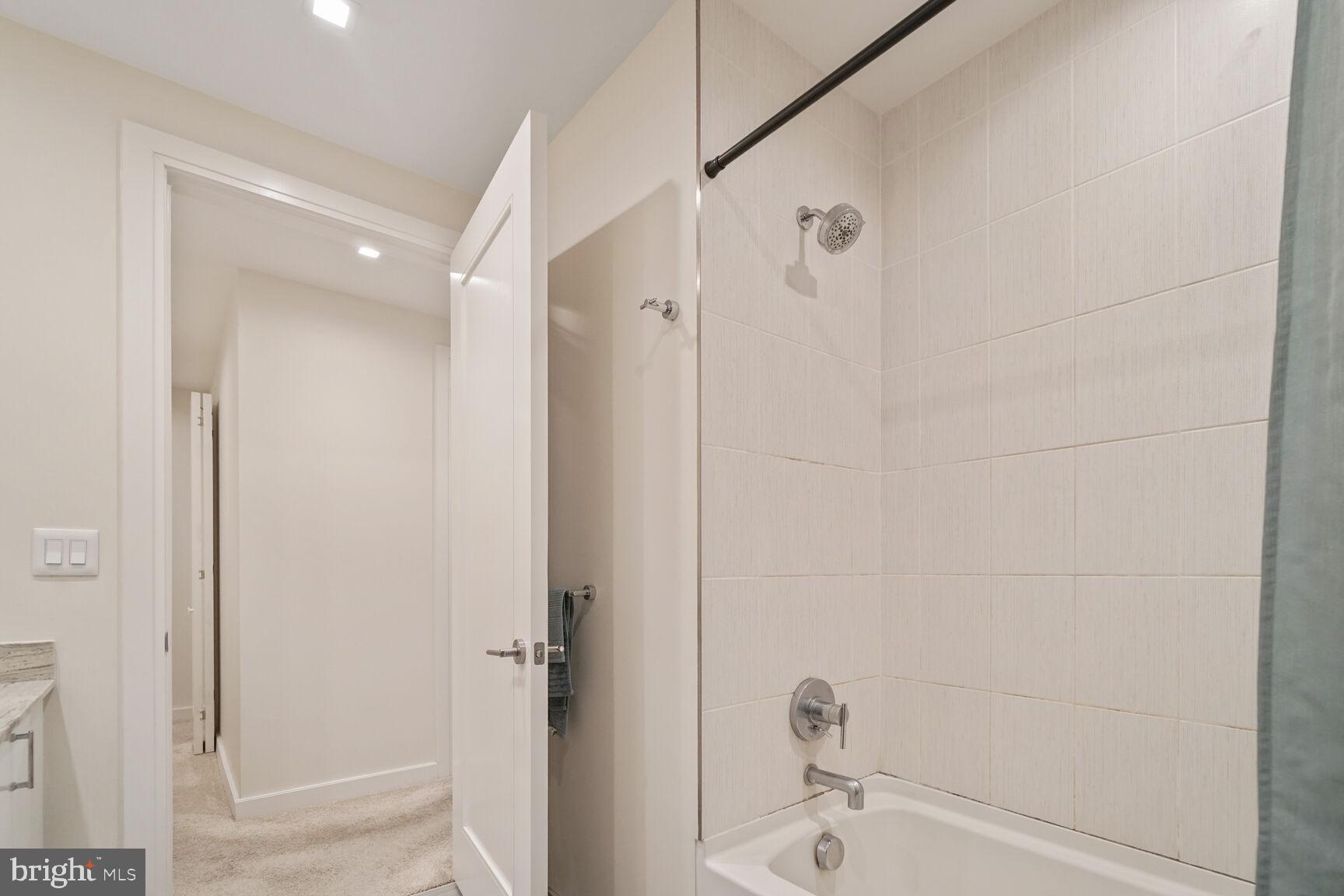 THE LAUREN - Residential