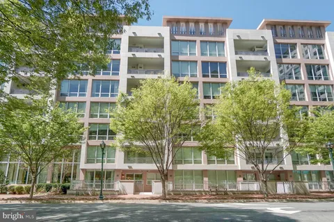 4901 Hampden Lane Unit 101, Bethesda, MD MLS: MDMC2175468