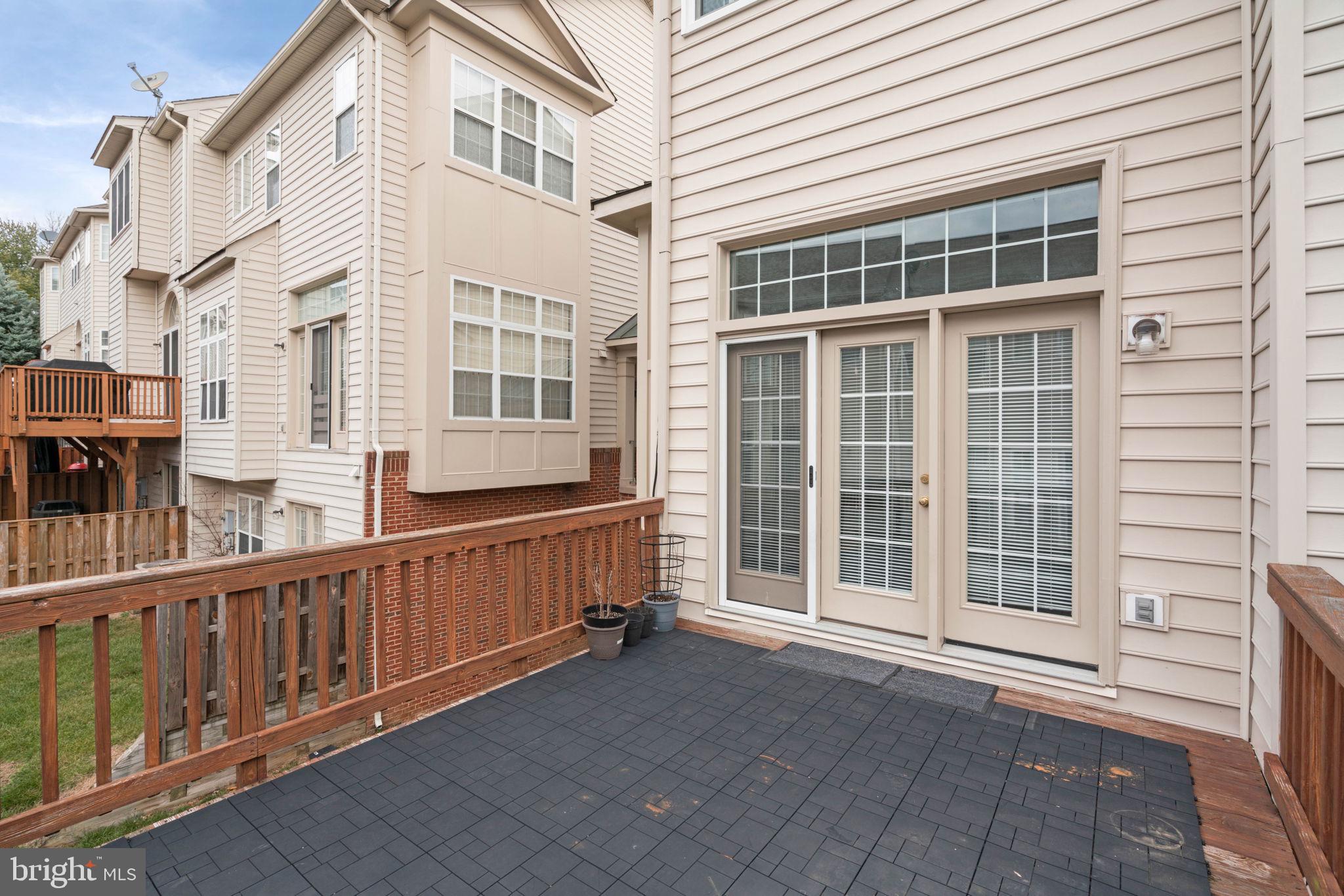 KENSINGTON COURTS - Residential