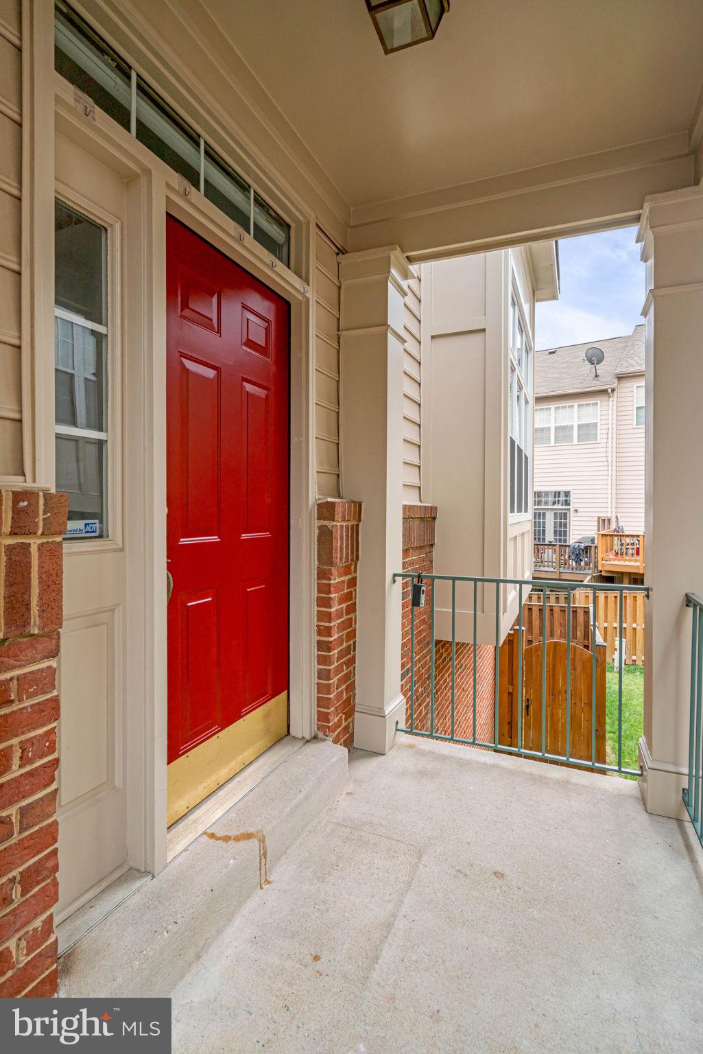 KENSINGTON COURTS - Residential