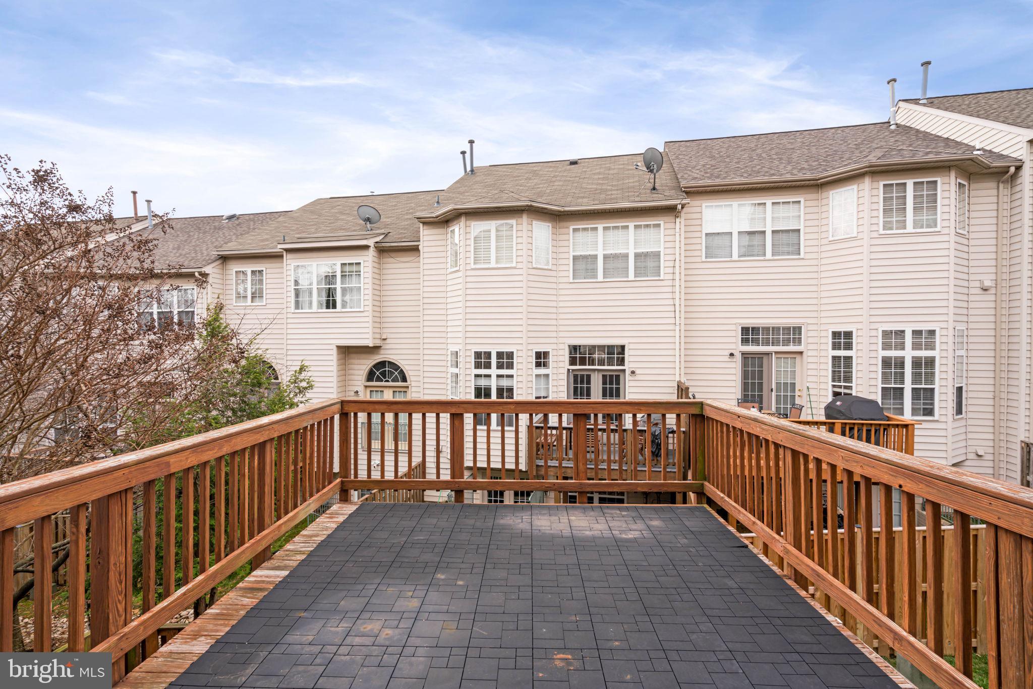 KENSINGTON COURTS - Residential