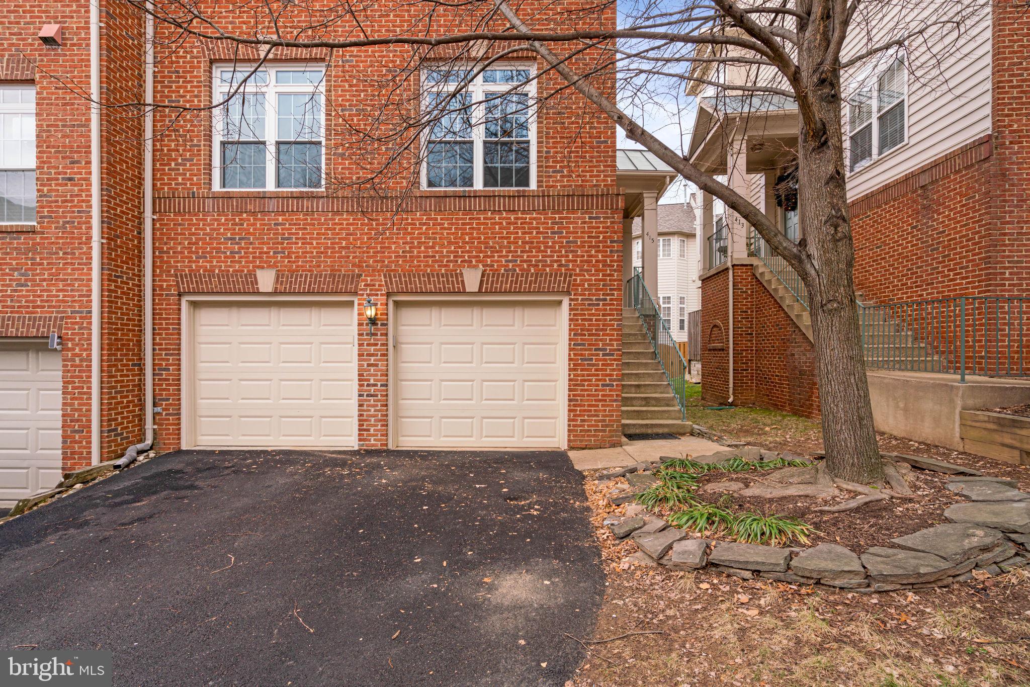 KENSINGTON COURTS - Residential