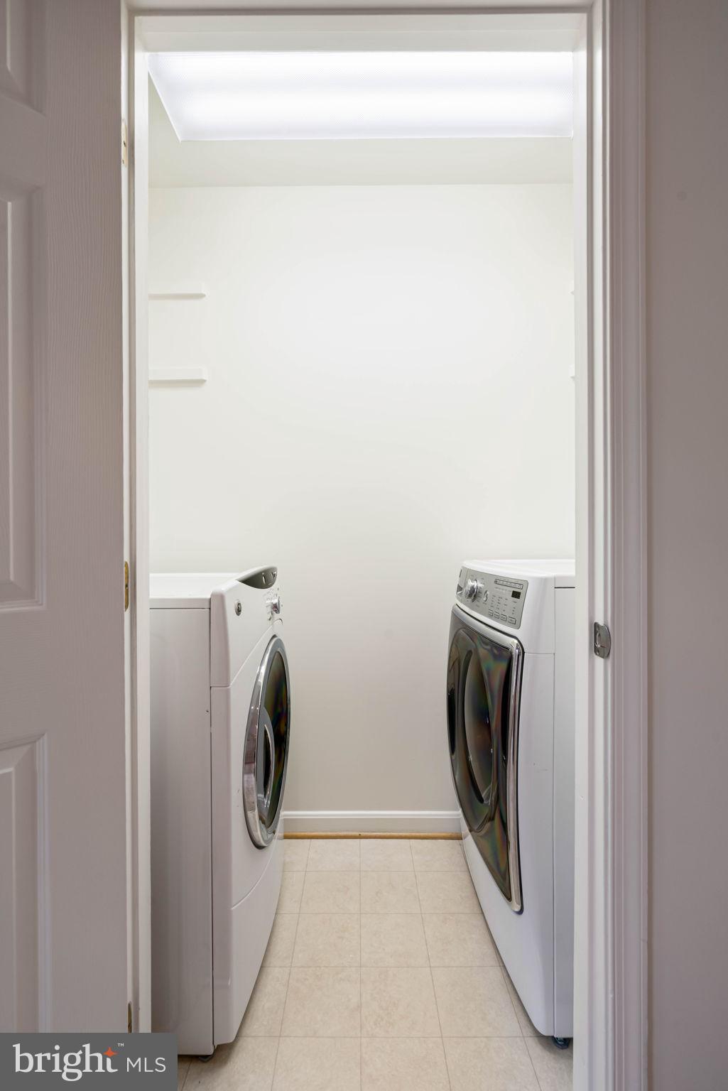 KENSINGTON COURTS - Residential