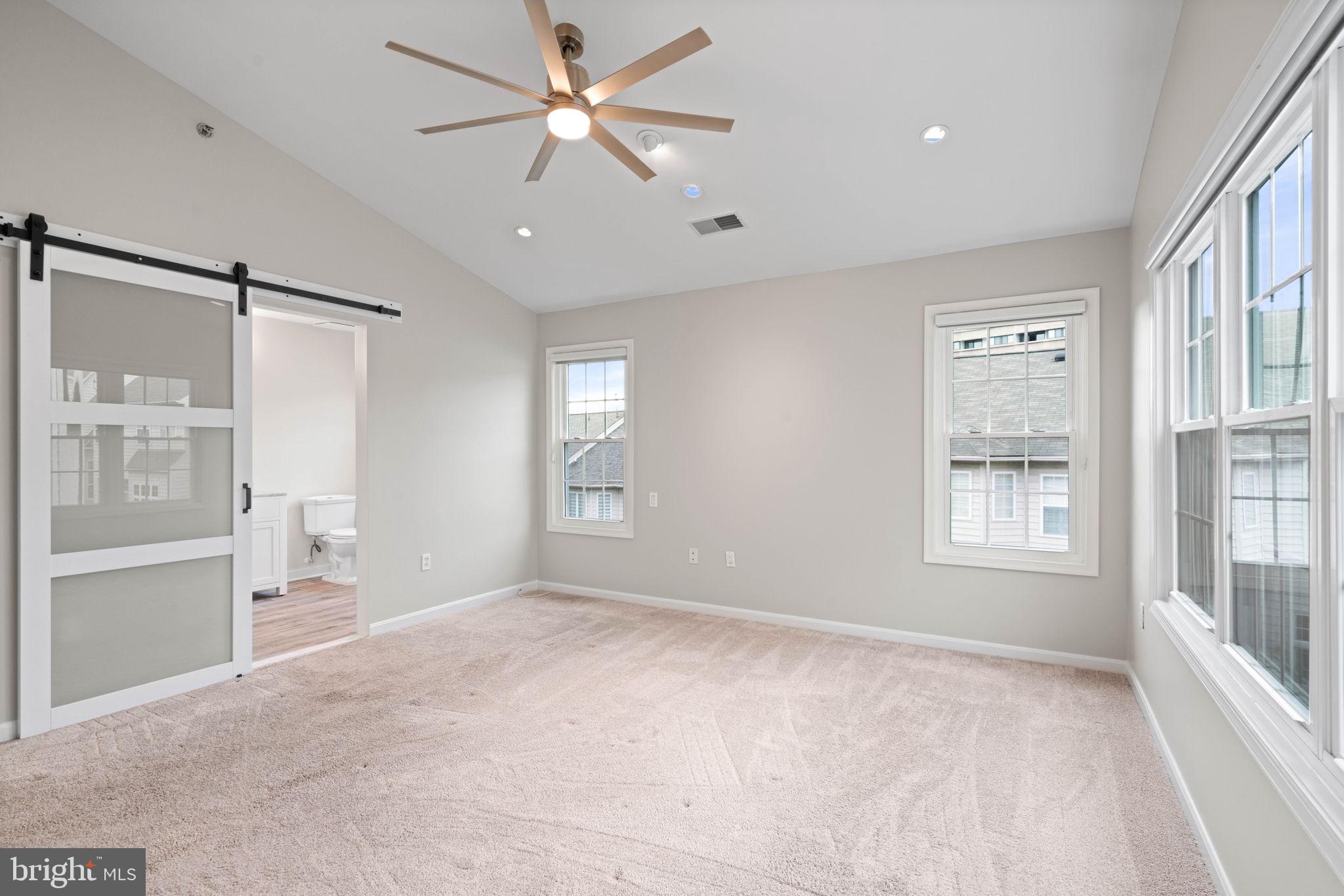 KENSINGTON COURTS - Residential