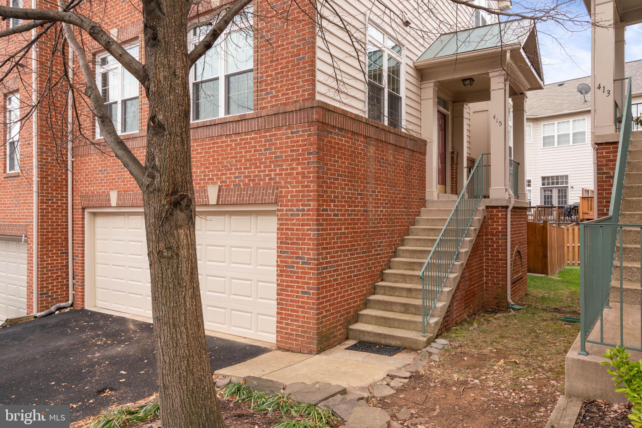 KENSINGTON COURTS - Residential