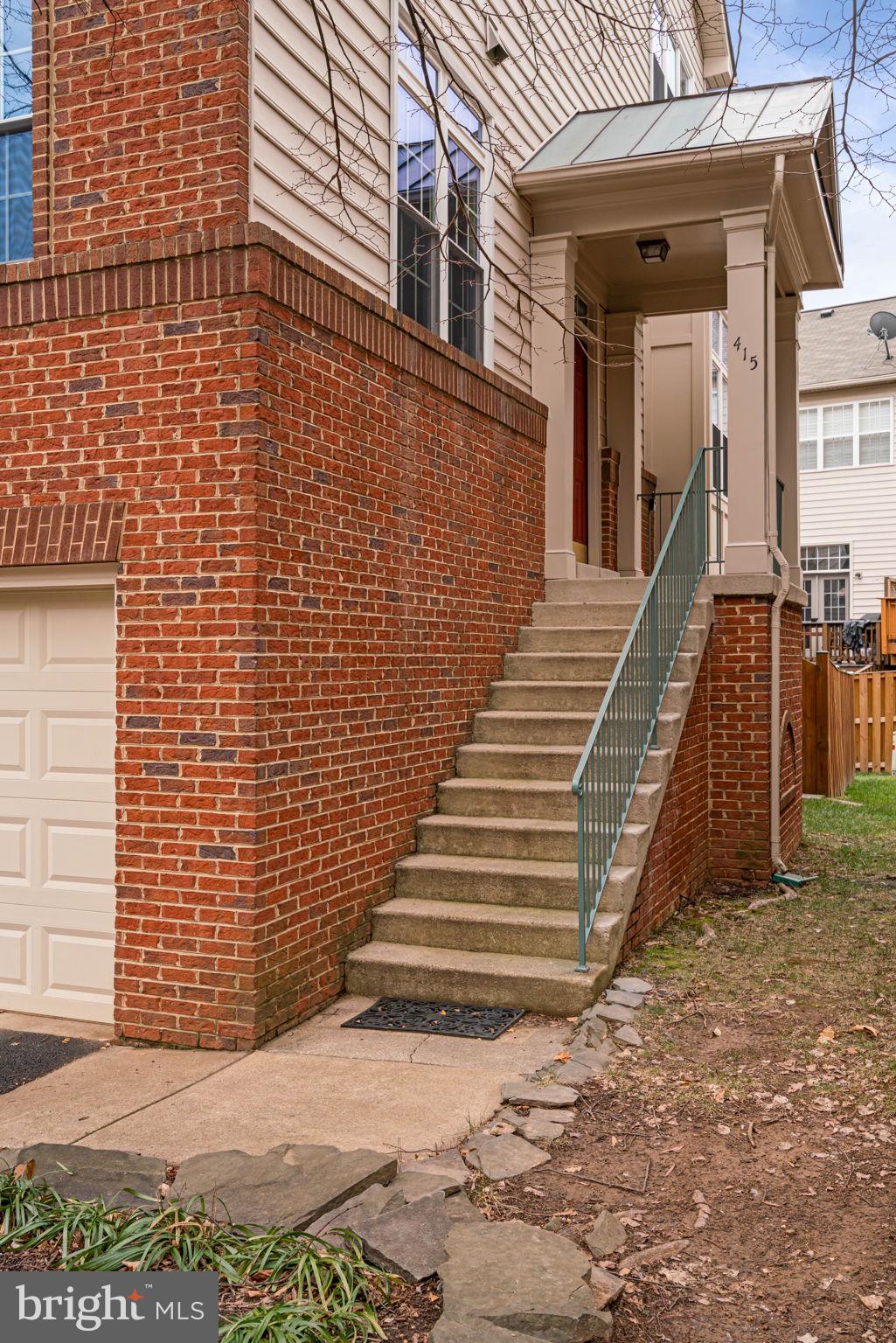 KENSINGTON COURTS - Residential