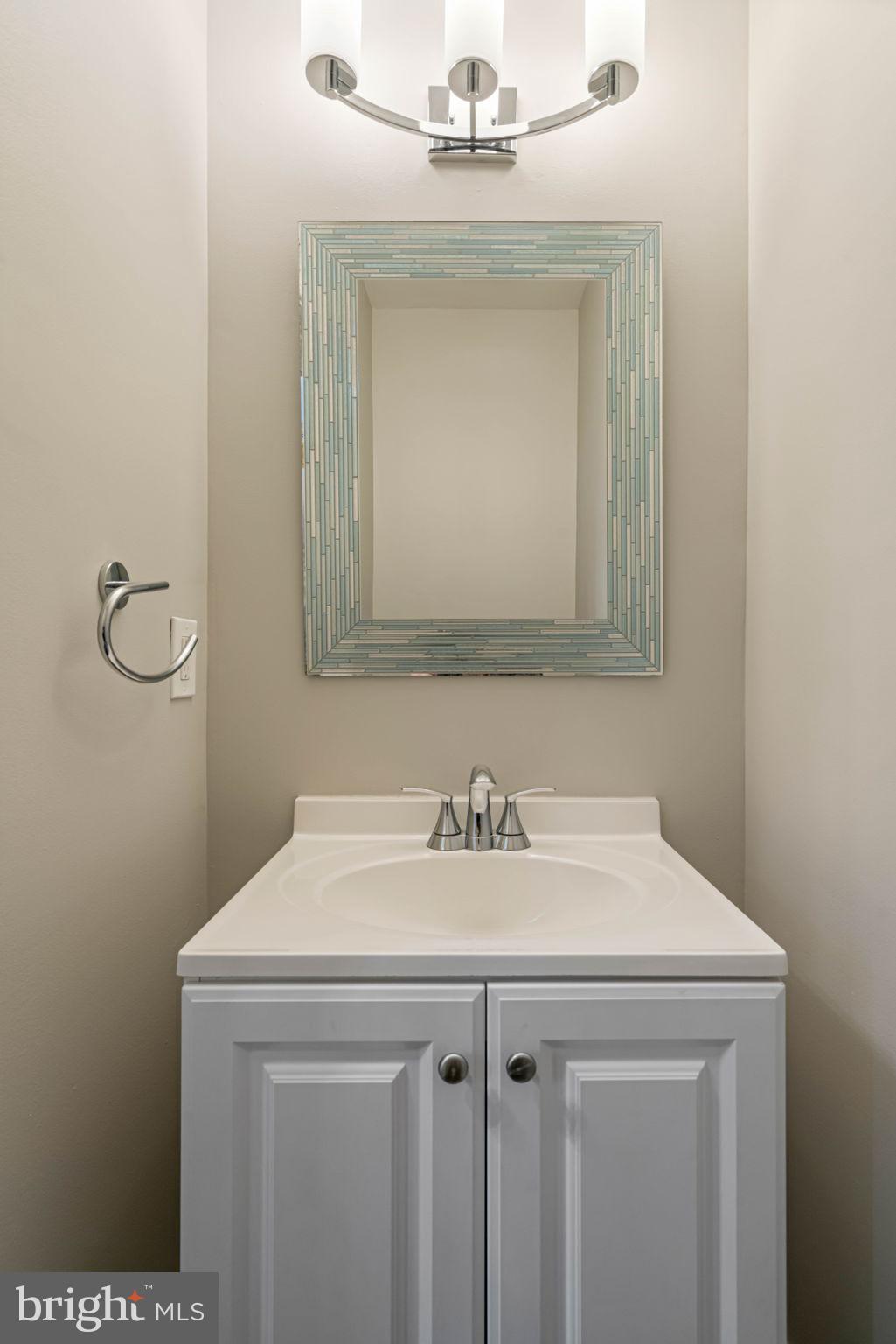 KENSINGTON COURTS - Residential